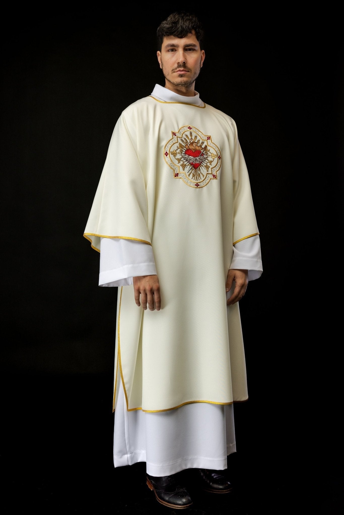 Dalmatic with the motif of the Immaculate Heart of Mary KDL/392/05/01/D - HAFTINAUSA.COM