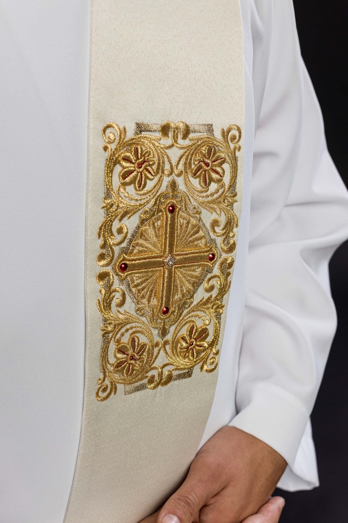 Deacon stole embroidered with a Cross LE2210 - 10 ZŁOTY - HAFTINAUSA.COM