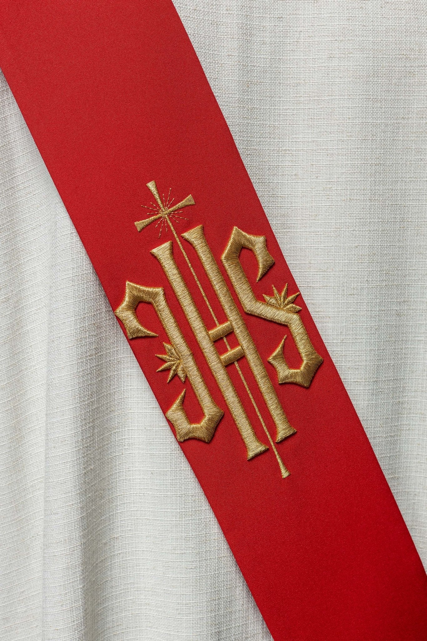 Deacon stole embroidered with IHS and Cross in red KSD/135/02/01 CZERWONY - HAFTINAUSA.COM