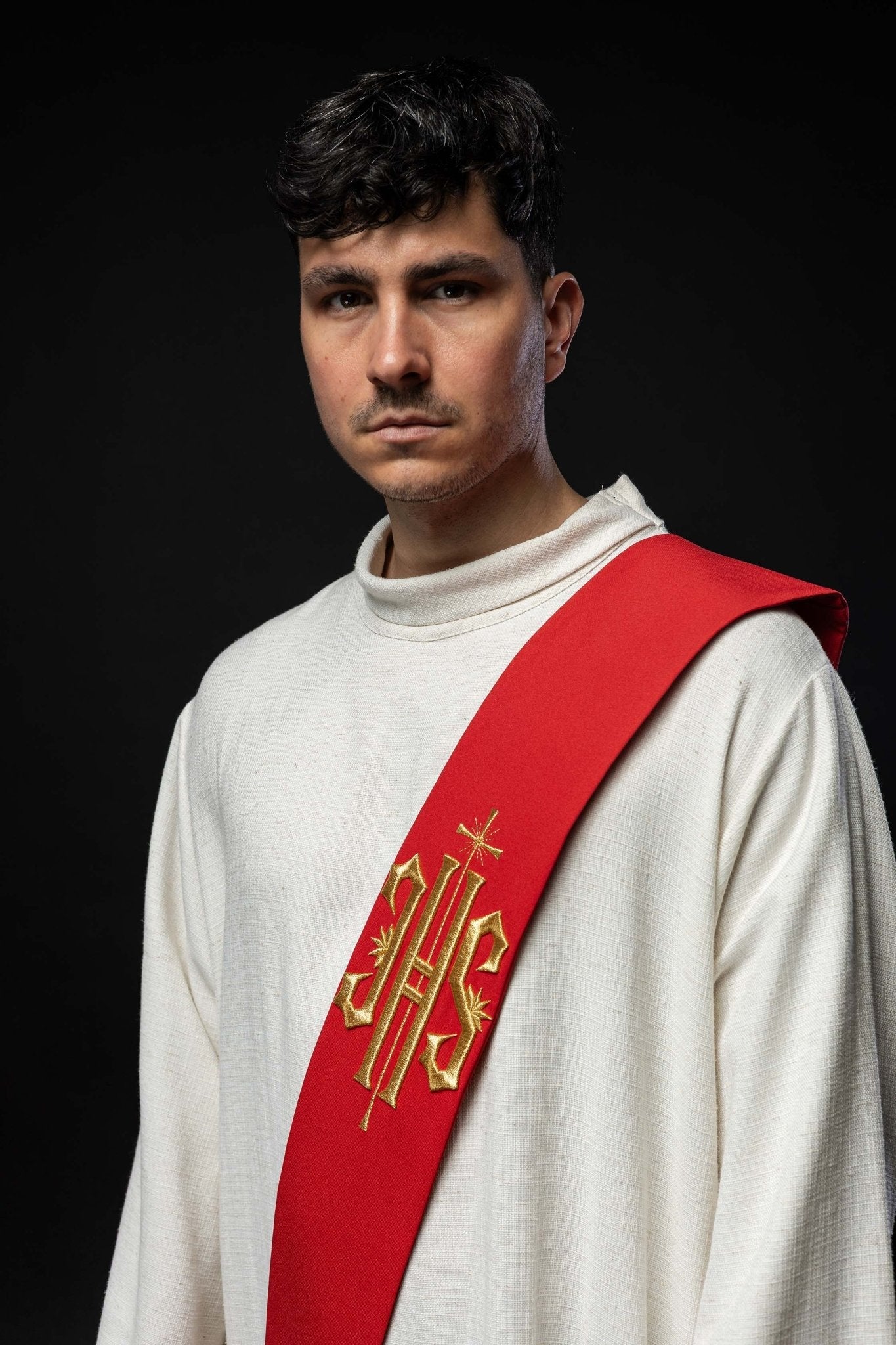 Deacon stole embroidered with IHS and Cross in red KSD/135/02/01 CZERWONY - HAFTINAUSA.COM