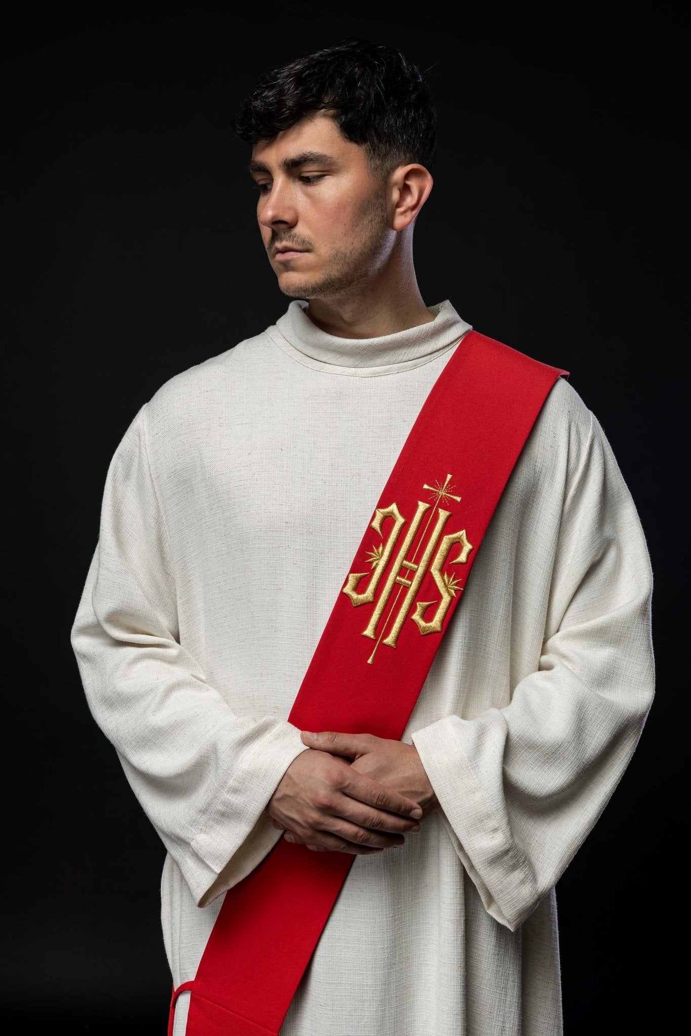 Deacon stole embroidered with IHS and Cross in red KSD/135/02/01 CZERWONY - HAFTINAUSA.COM