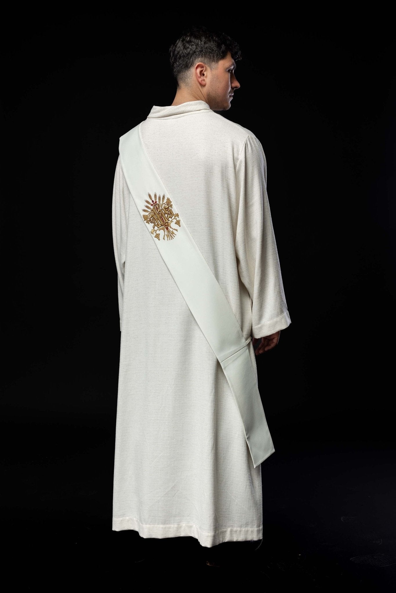 Deacon stole with grape and cross motif in ecru KSD/139/05/01 ECRU - HAFTINAUSA.COM
