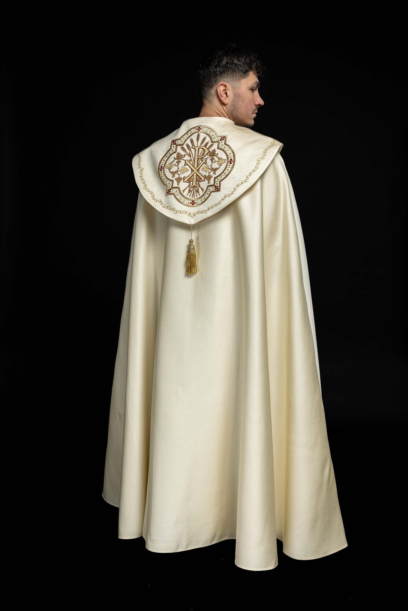 Decorated eucharistic cope with the PX monogram KKP/014/05/20 ECRU SAT. 145cm - HAFTINAUSA.COM