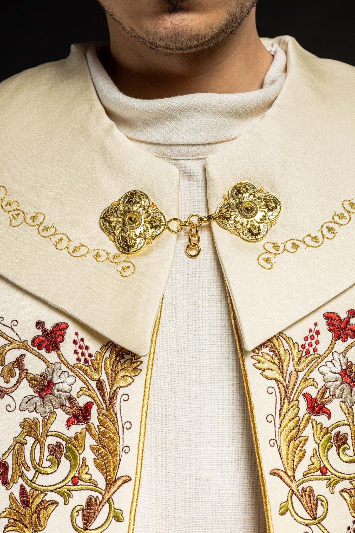 Decorated eucharistic cope with the PX monogram KKP/014/05/20 ECRU SAT. 145cm - HAFTINAUSA.COM