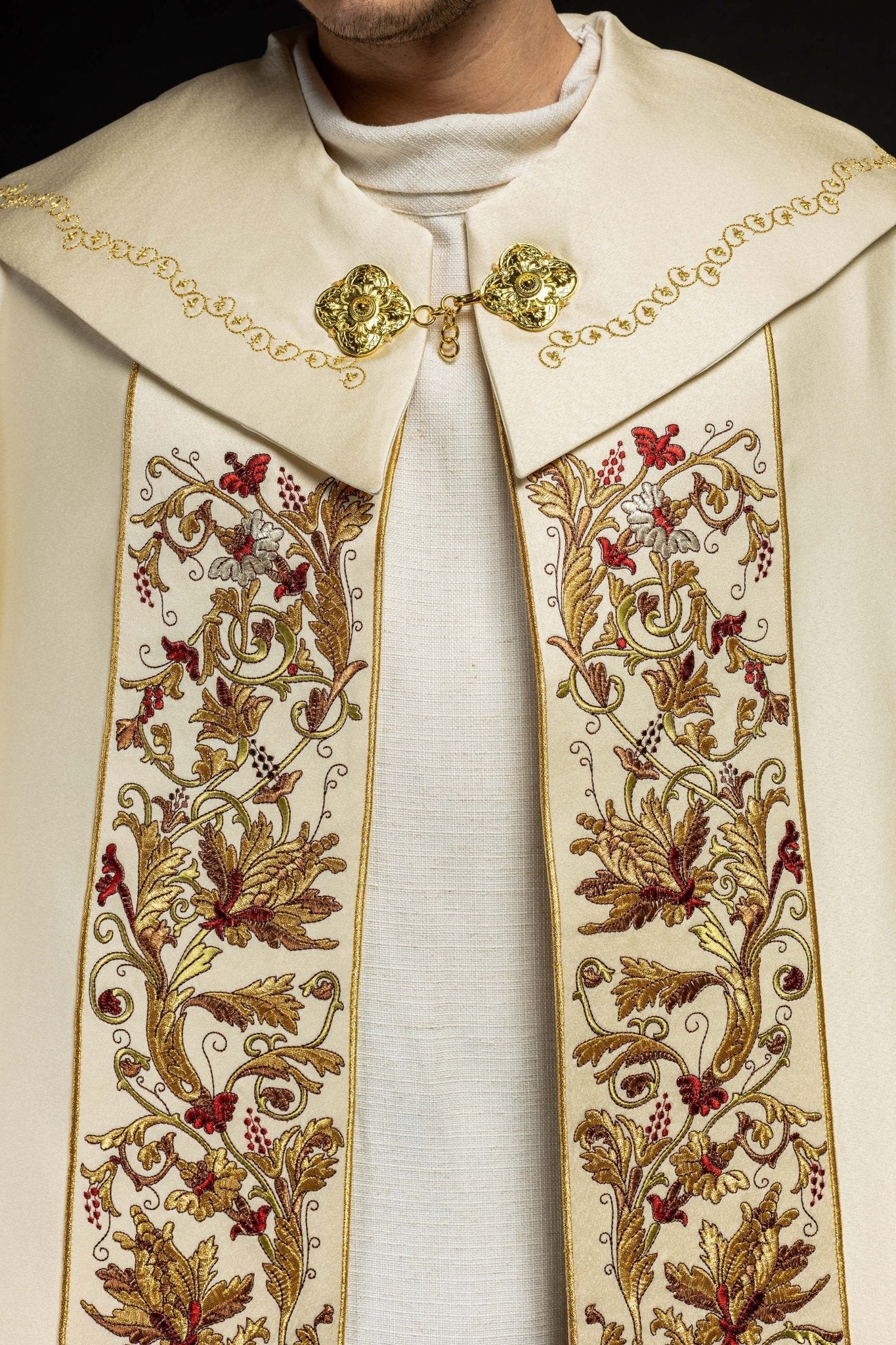 Decorated eucharistic cope with the PX monogram KKP/014/05/20 ECRU SAT. 145cm - HAFTINAUSA.COM