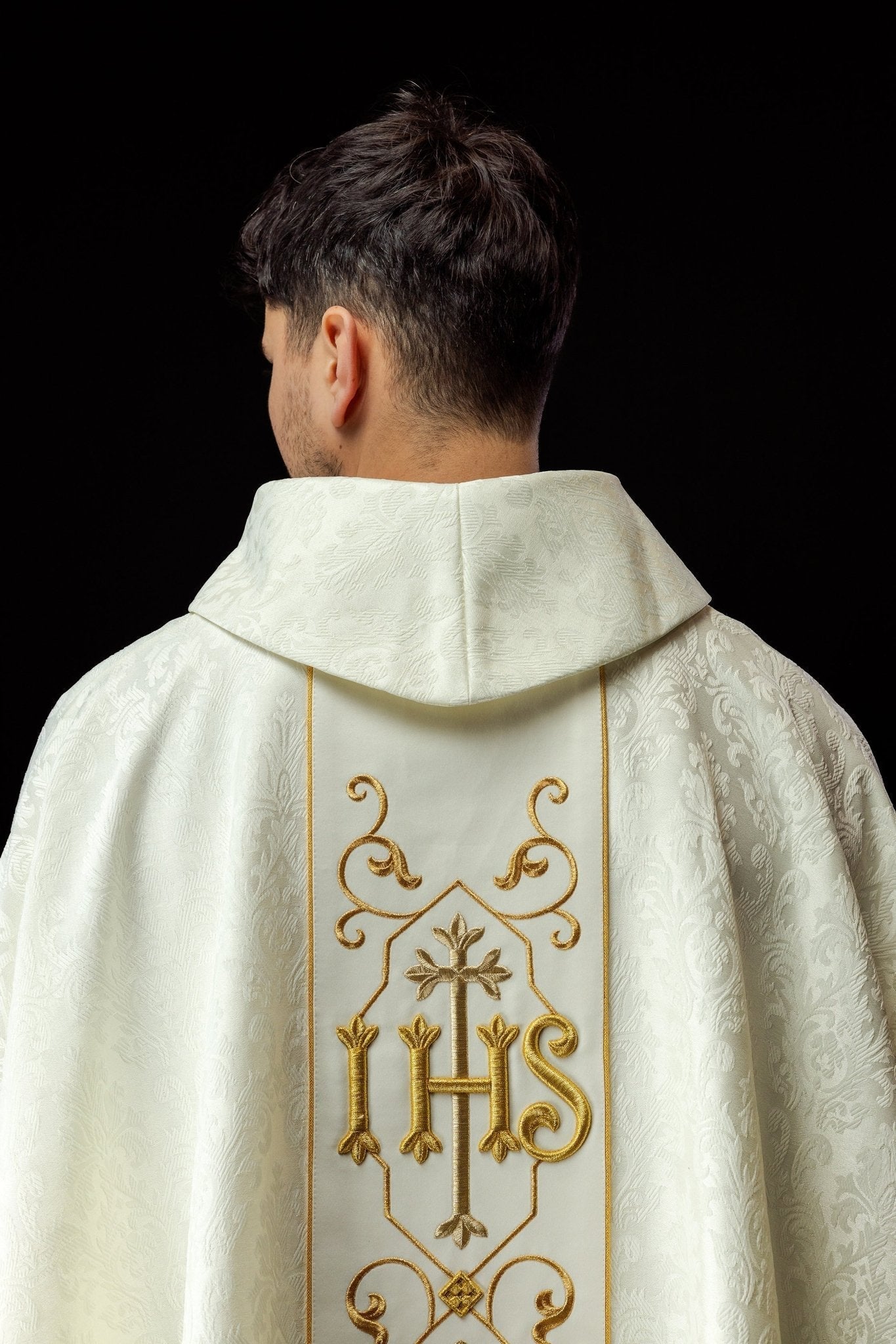 Ecru chasuble made of jaquard texture KOR/268/05/67 - HAFTINAUSA.COM