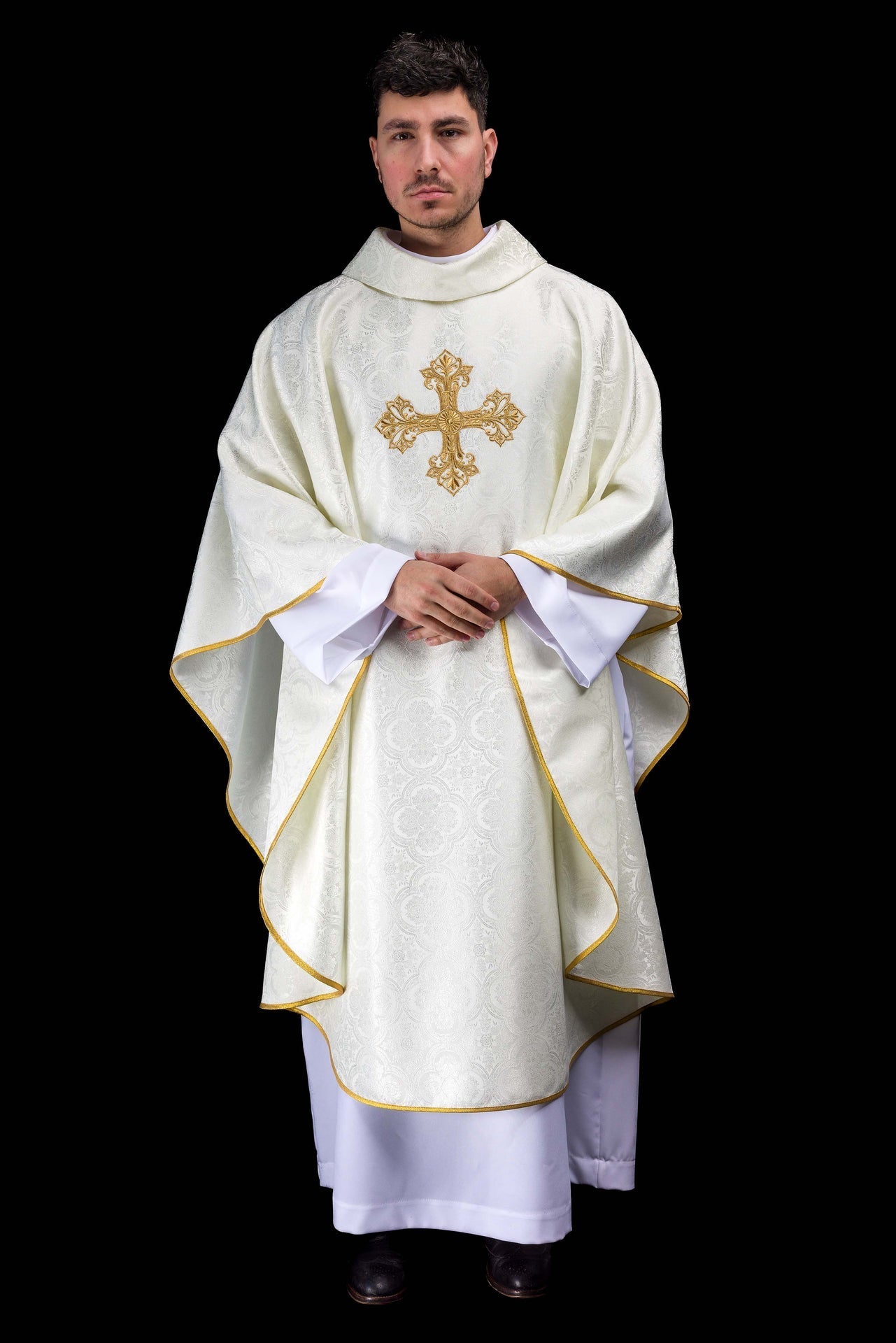 Ecru chasuble with cross jacquard fabric KOR/403/05/11 - CHASUBLES.COM