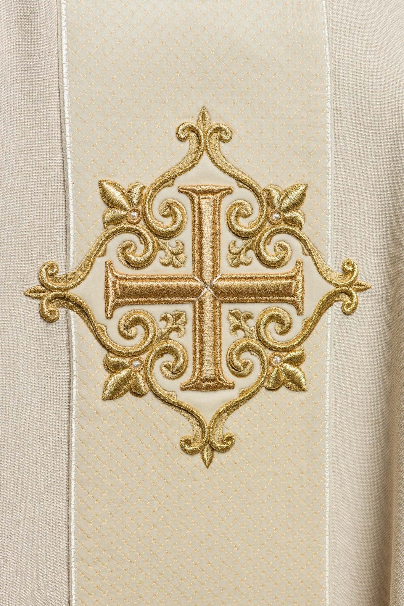 Ecru Chasuble with Embroidered Cross Symbol LE/7029/05 - HAFTINAUSA.COM