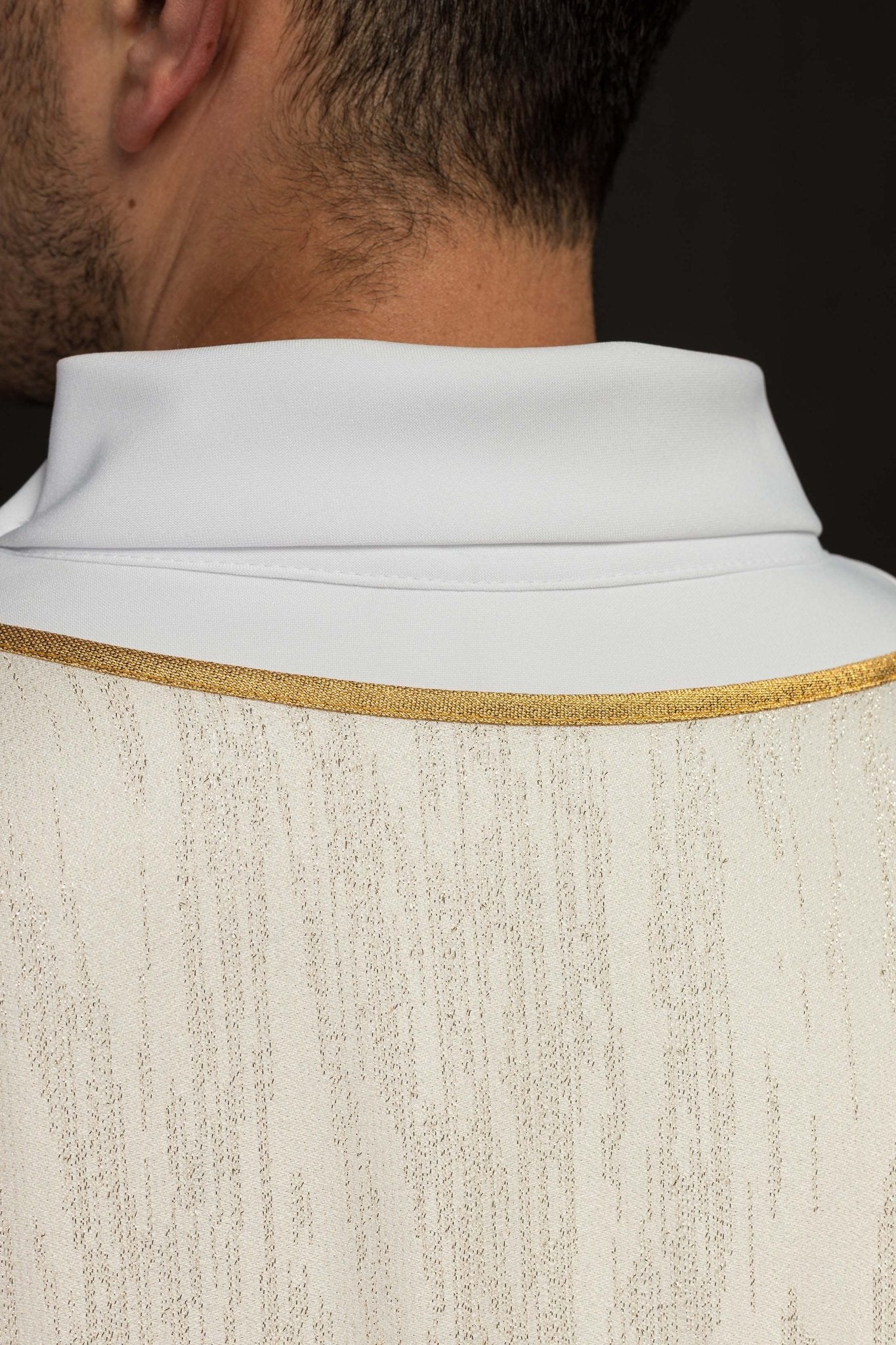 Ecru Chasuble with Embroidery of the Four Evangelists on Decorative Fabric KOA/005/05/99 - CHASUBLES.COM