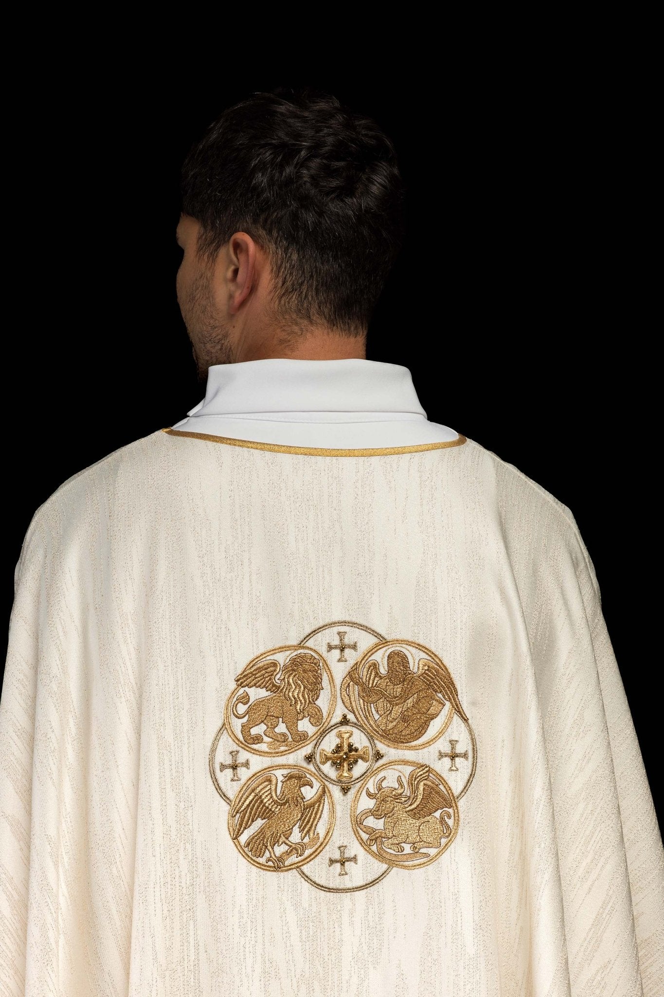 Ecru Chasuble with Embroidery of the Four Evangelists on Decorative Fabric KOA/005/05/99 - CHASUBLES.COM