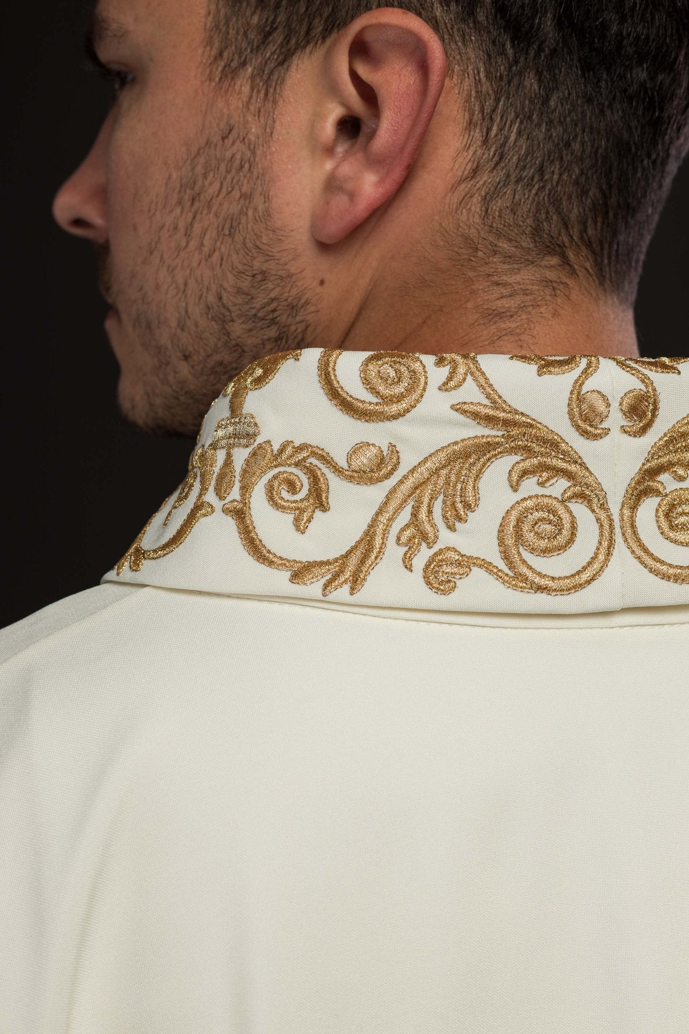 Ecru chasuble with IHS motif KOR/157/05/01 ECRU - CHASUBLES.COM