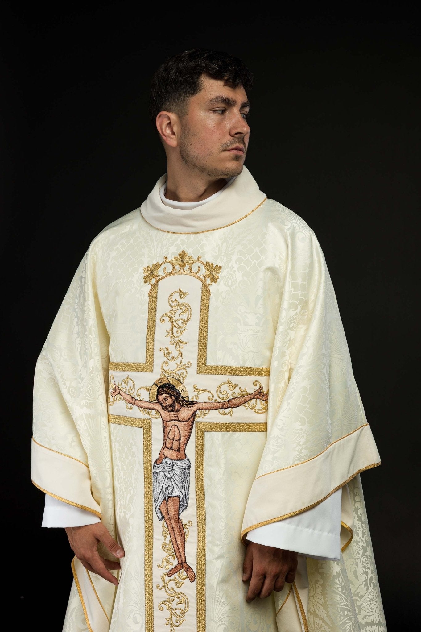 Ecru chasuble with Jesus Christ embroidery KOR/190/05/83/PA ECRU - CHASUBLES.COM