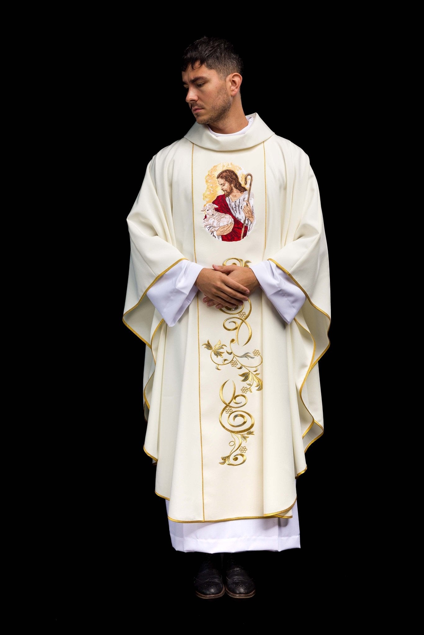 Ecru chasuble with the image of Jesus KOR/202/05/01 ECRU - CHASUBLES.COM