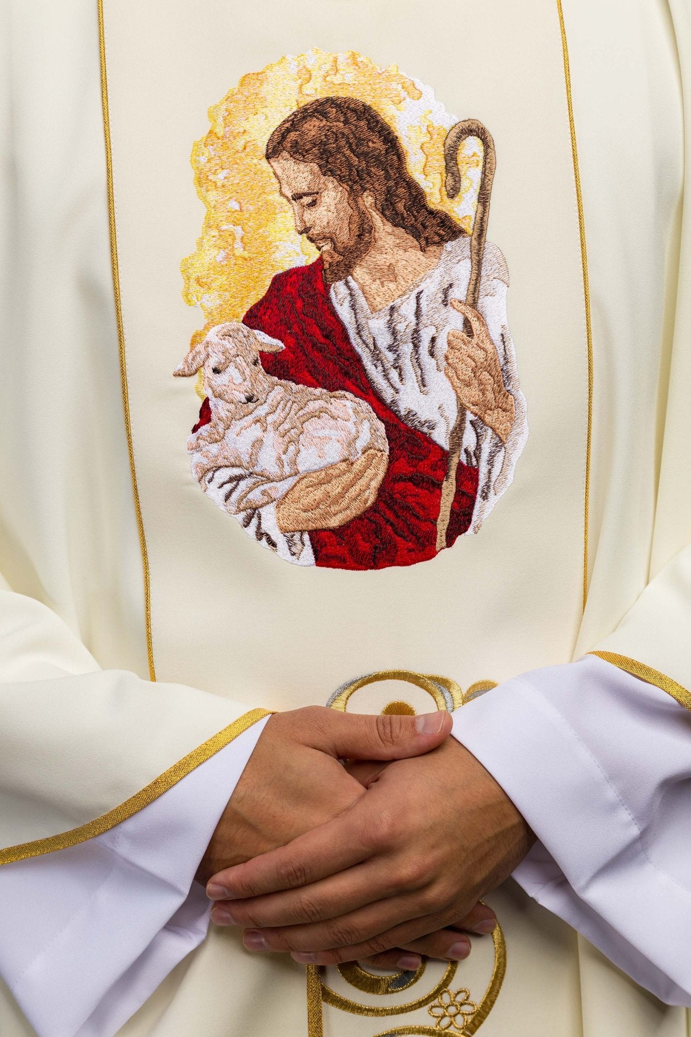 Ecru chasuble with the image of Jesus KOR/202/05/01 ECRU - CHASUBLES.COM