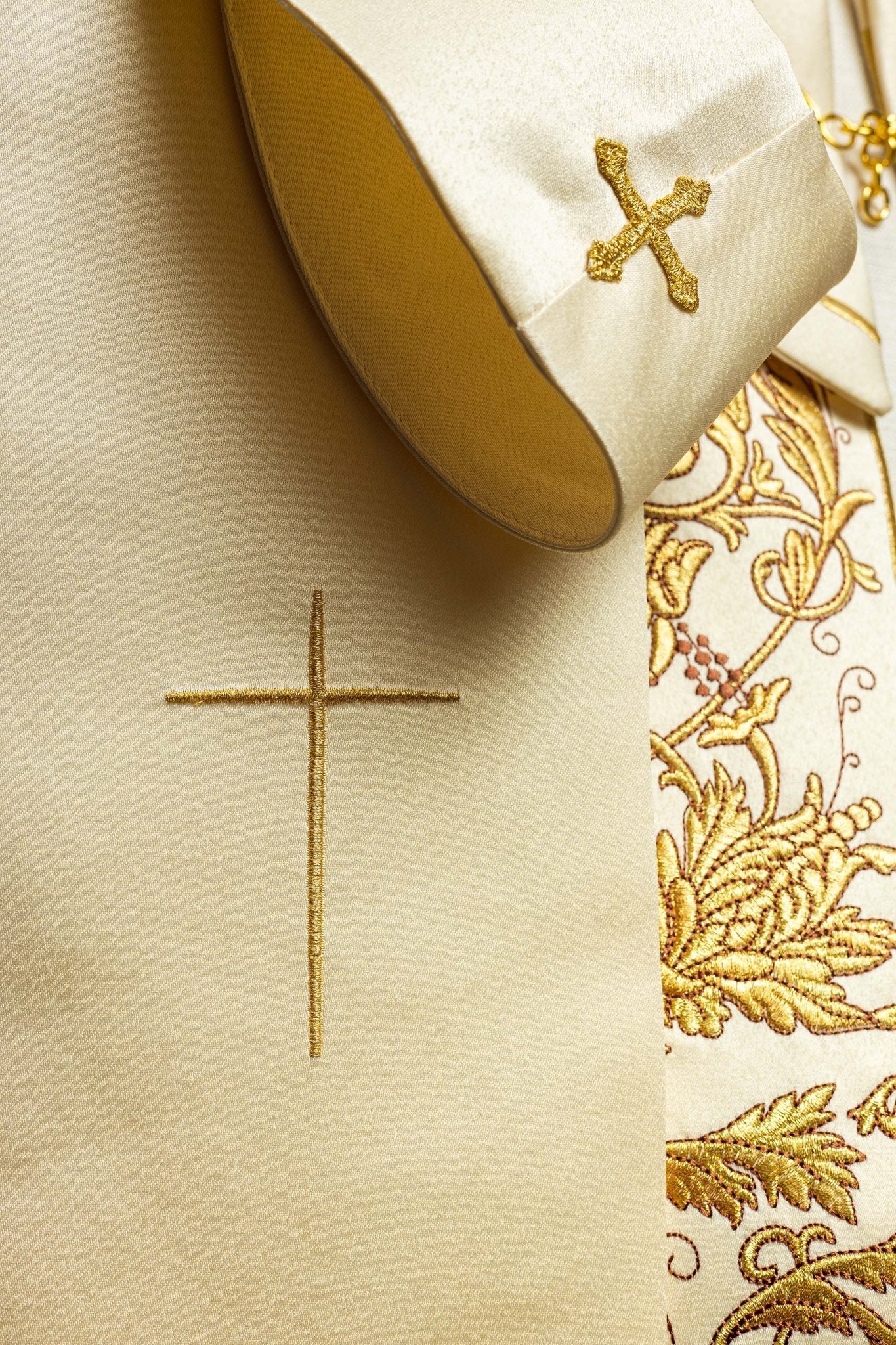 Ecru clergy cope with gold Chalice embroidery KKP/013/05/20 ECRU SAT. POMPON 145cm - HAFTINAUSA.COM