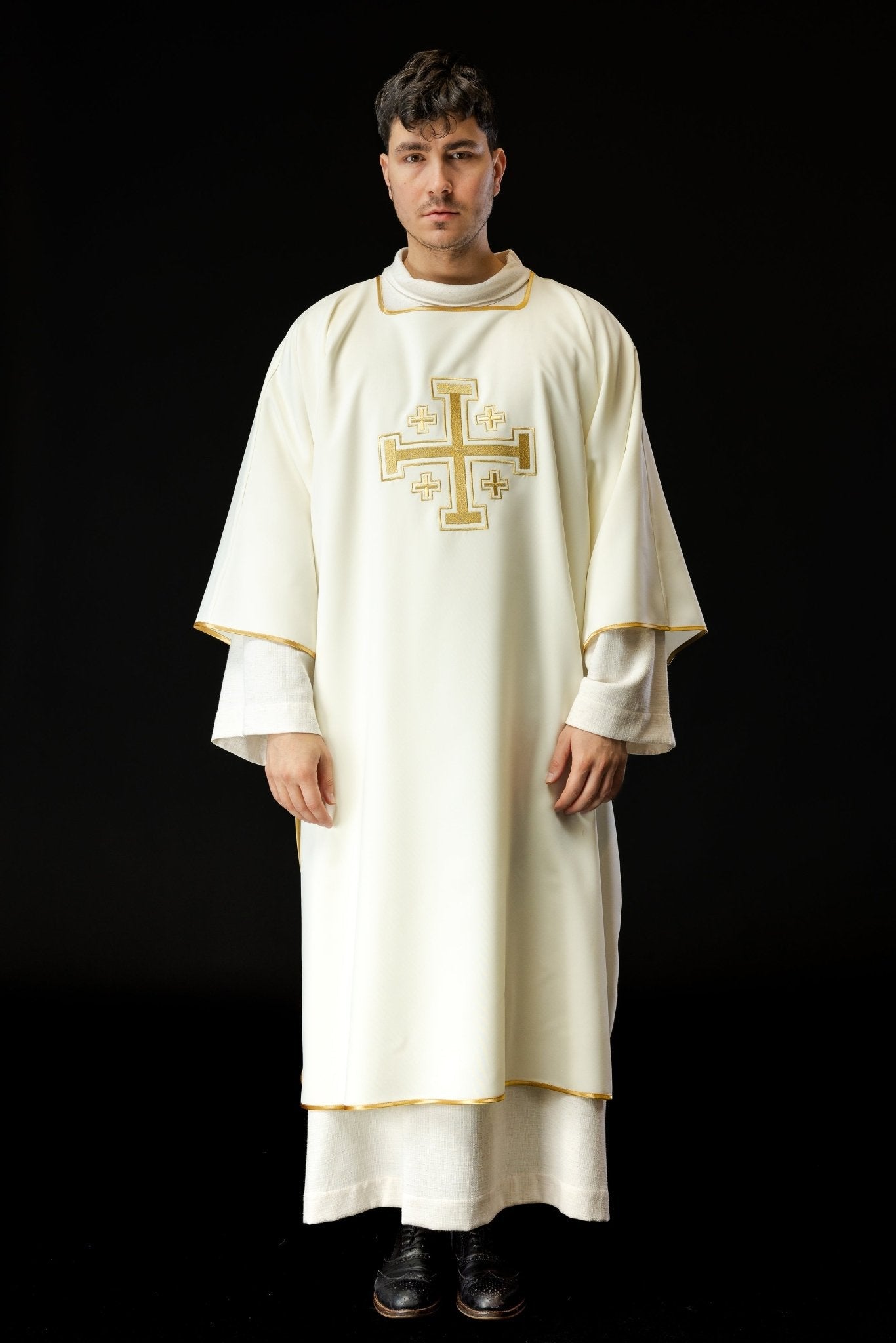 Ecru Dalmatia with embroidered gold crosses KDL/022/05/12/D - HAFTINAUSA.COM