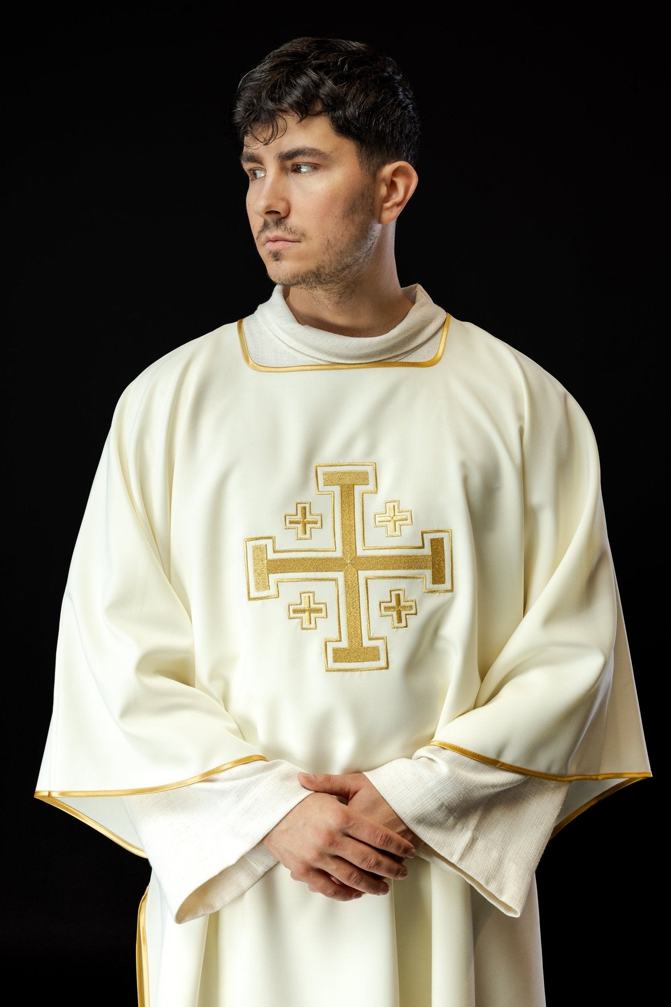 Ecru Dalmatia with embroidered gold crosses KDL/022/05/12/D - HAFTINAUSA.COM