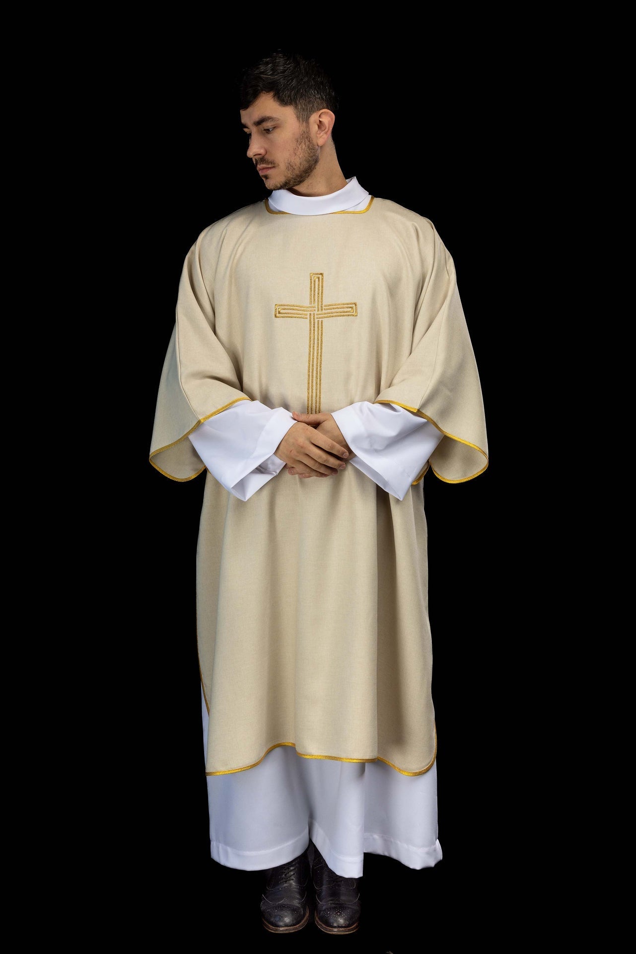 Ecru dalmatic with an embroidered gold cross KDL/393/05/70/D - CHASUBLES.COM