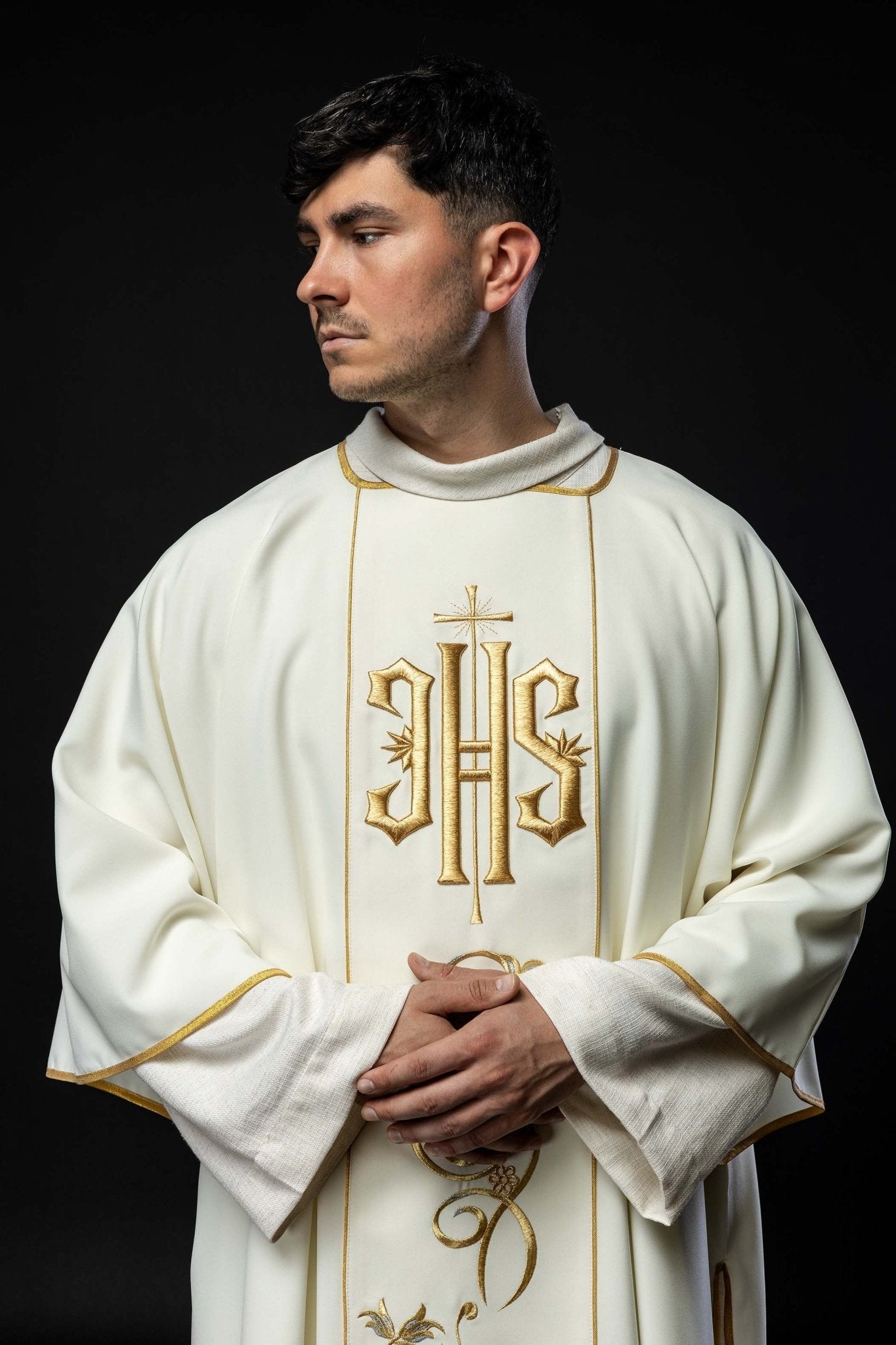 Ecru dalmatic with an embroidered IHS band KDL/031/05/01/A ECRU DALMATYK - HAFTINAUSA.COM