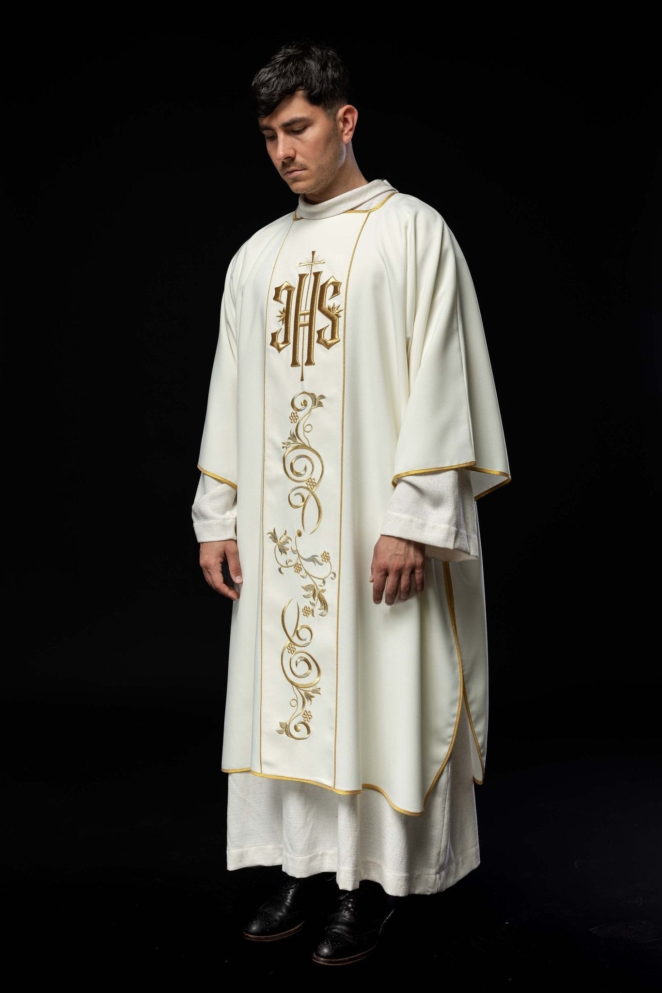 Ecru dalmatic with an embroidered IHS band KDL/031/05/01/A ECRU DALMATYK - HAFTINAUSA.COM