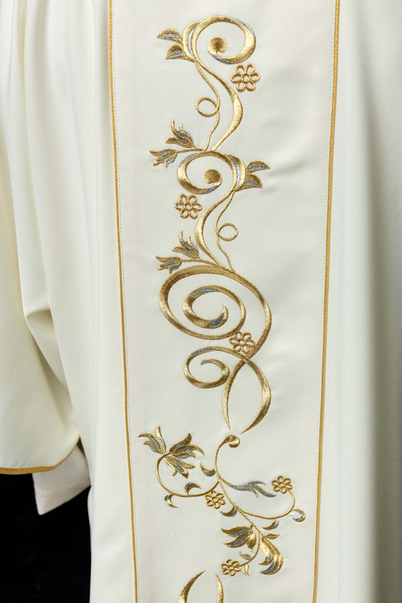 Ecru dalmatic with an embroidered IHS band KDL/031/05/01/A ECRU DALMATYK - HAFTINAUSA.COM