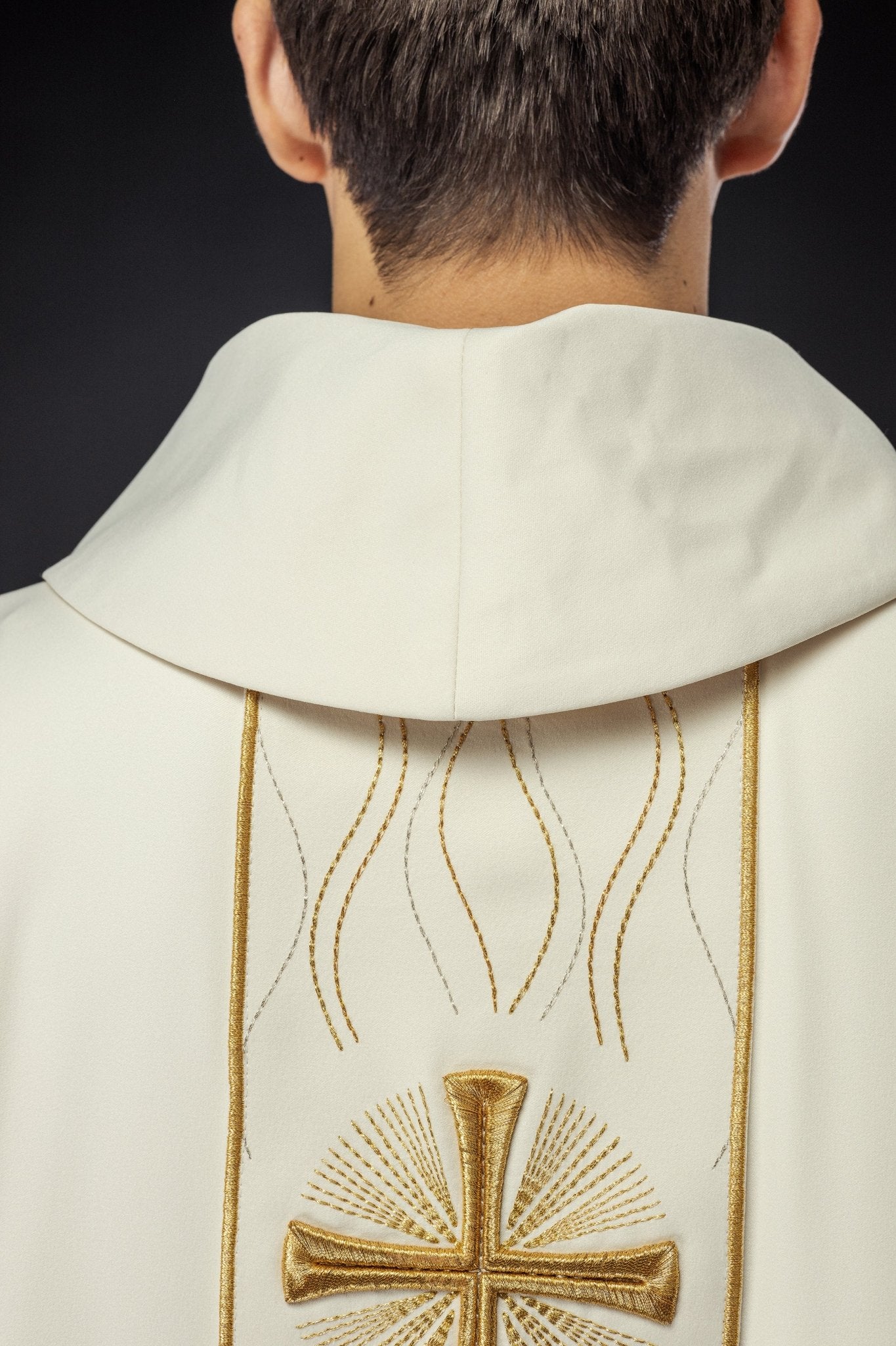 Ecru embroidered chasuble with cross KOR/277/05/53 - HAFTINAUSA.COM