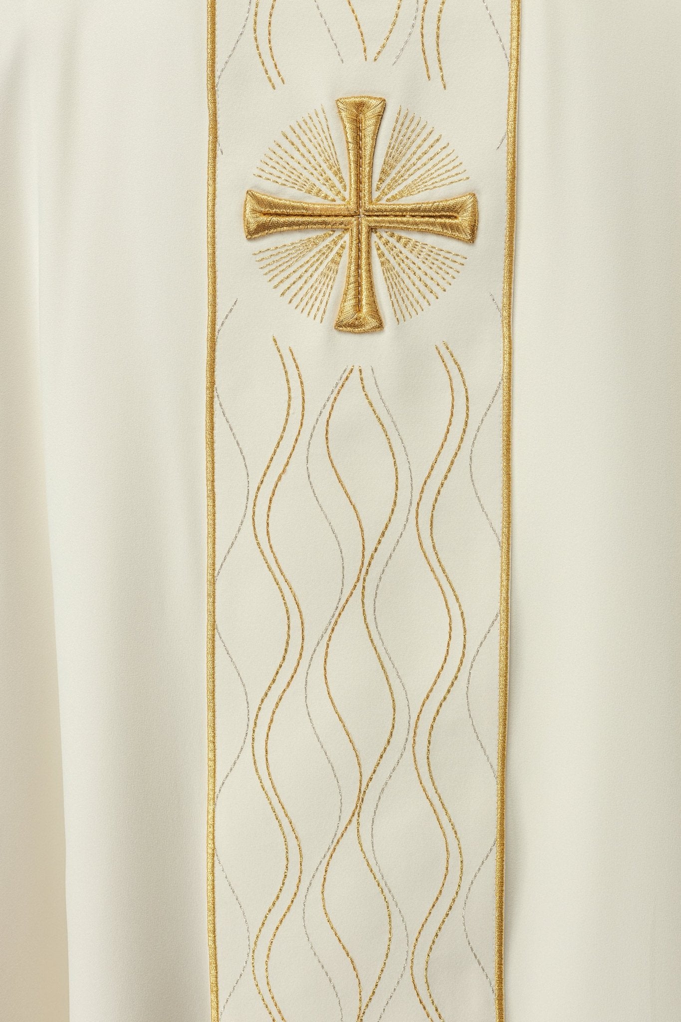 Ecru embroidered chasuble with cross KOR/277/05/53 - HAFTINAUSA.COM