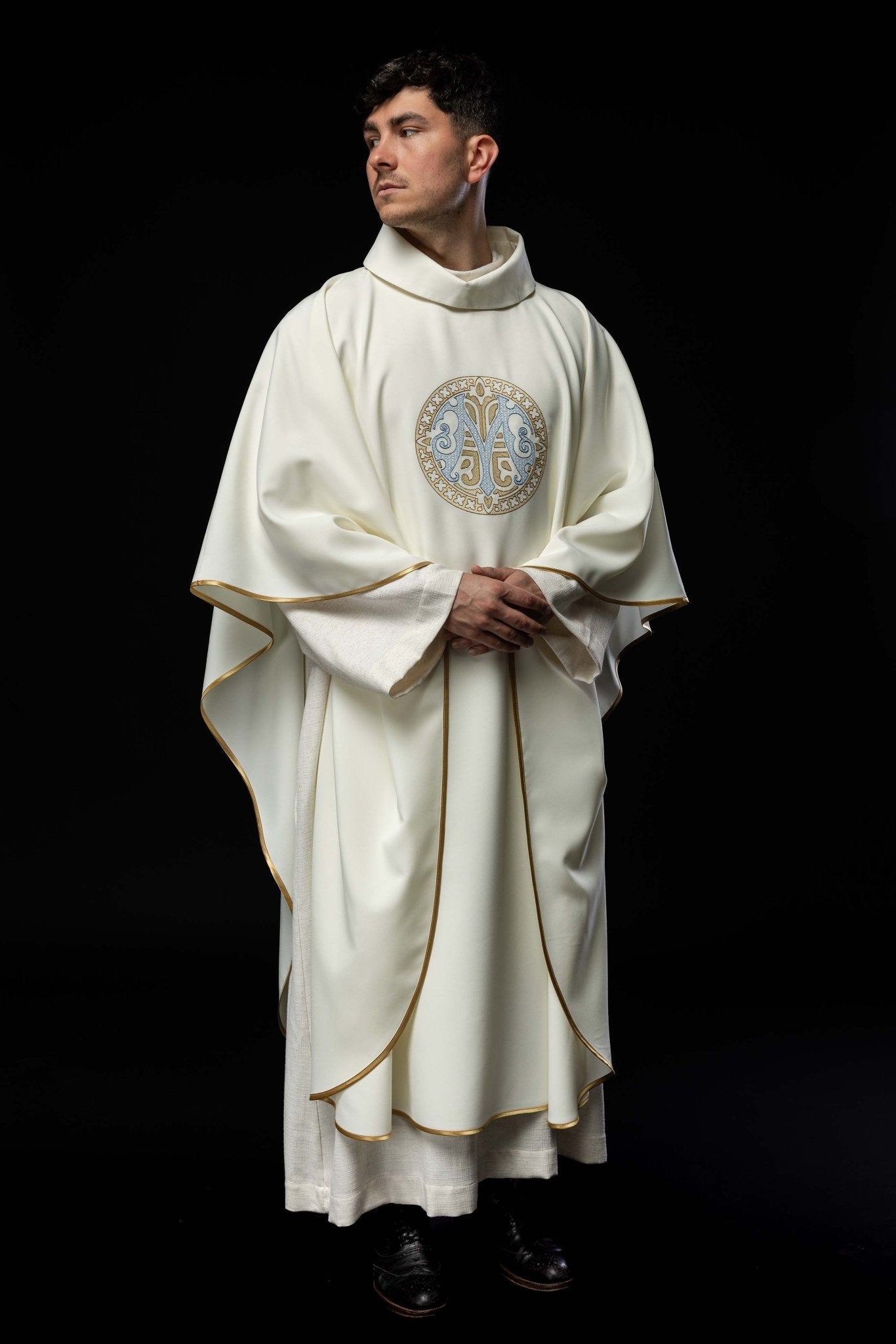 Ecru embroidered chasuble with Marian motif KOR/275/05/12 ECRU - HAFTINAUSA.COM