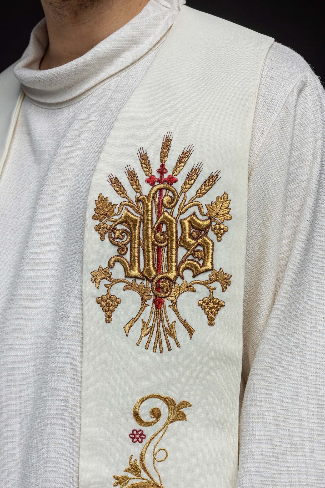Ecru embroidered IHS and chalice stole KST/411/05/01 ECRU - HAFTINAUSA.COM