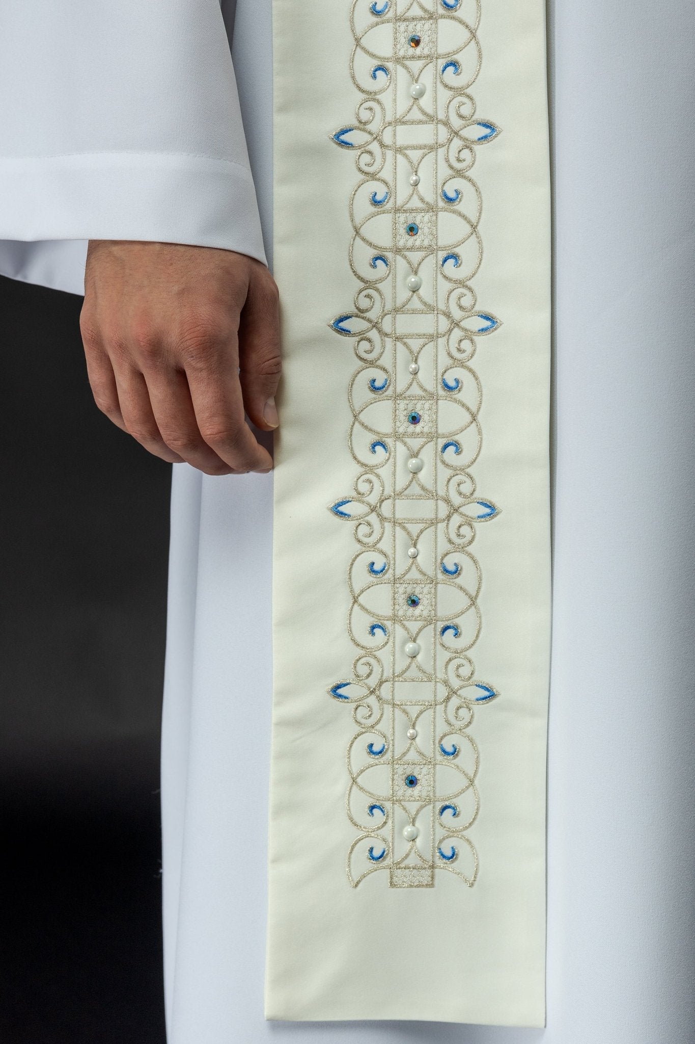 Ecru embroidered Marian stole LE/2001/05 - HAFTINAUSA.COM