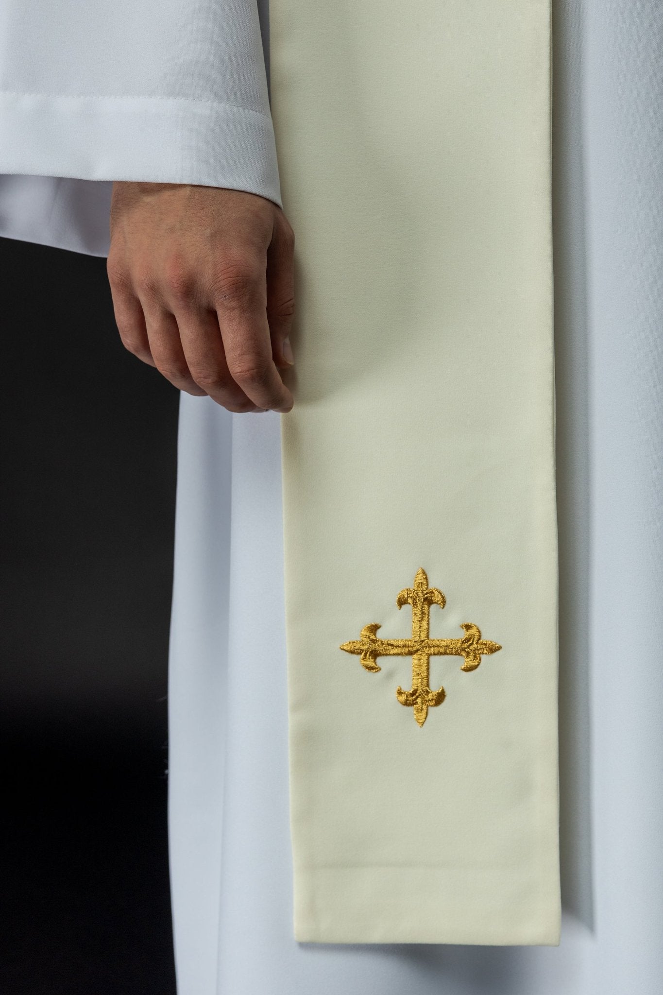 Ecru embroidered stole with a cross, IHS, and the heart of Jesus Christ KST/159/05/01 ECRU - HAFTINAUSA.COM