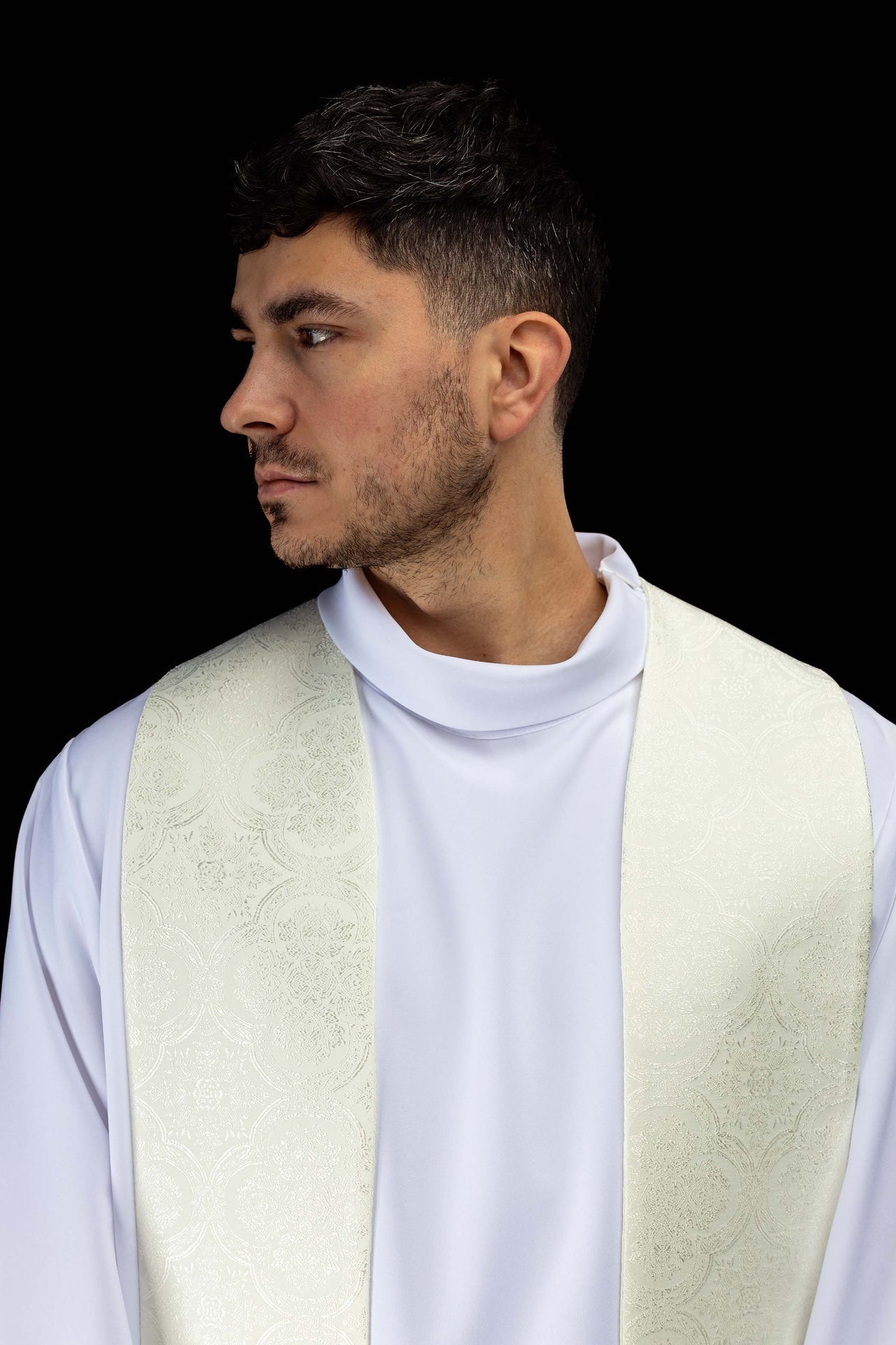 Ecru jacquard stole embroidered with a cross motif KST/967/05/11 - CHASUBLES.COM