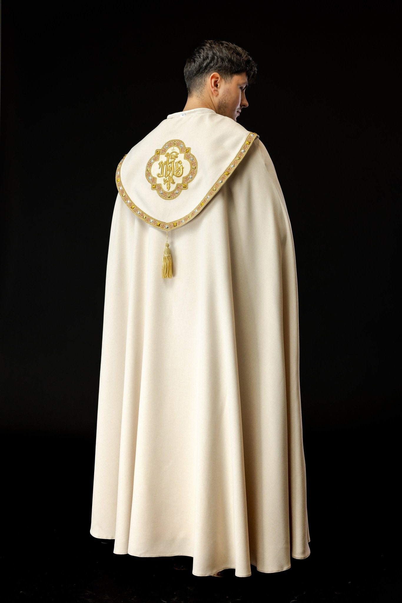 Ecru liturgical cape with gold IHS S - 3067 - 05 - 70 150cm - HAFTINAUSA.COM