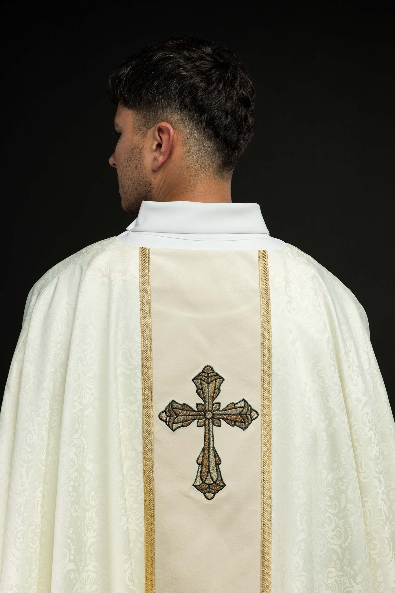 Ecru Liturgical Chasuble with Central Band and Embroidered Cross on Jacquard Fabric KOA/007/05/98 - CHASUBLES.COM