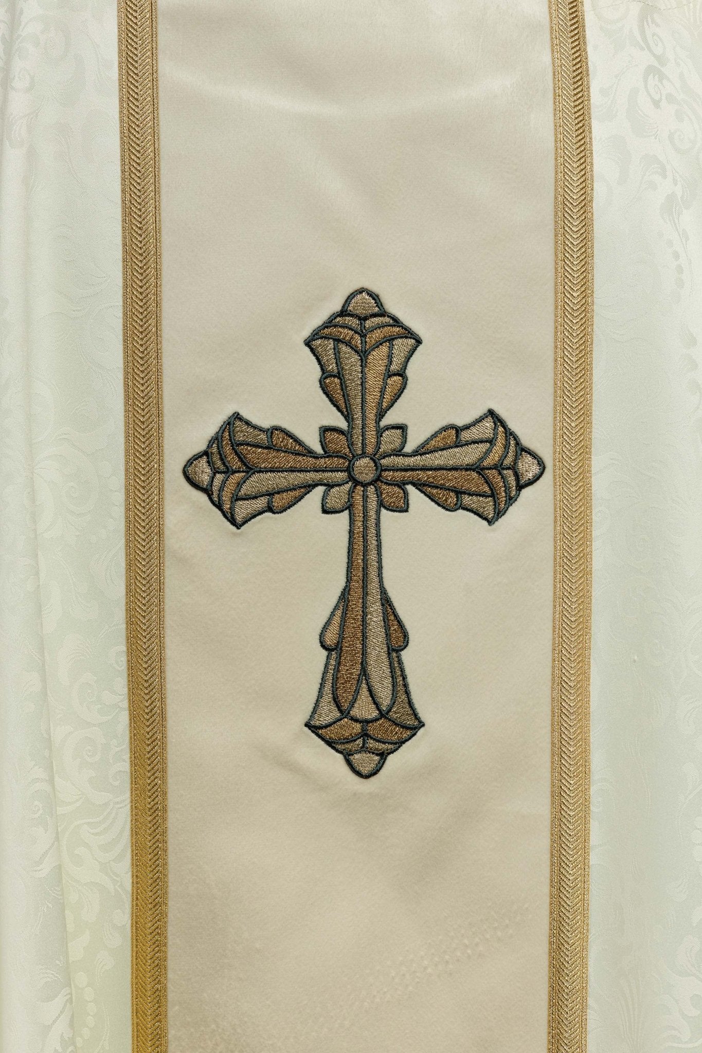 Ecru Liturgical Chasuble with Central Band and Embroidered Cross on Jacquard Fabric KOA/007/05/98 - CHASUBLES.COM