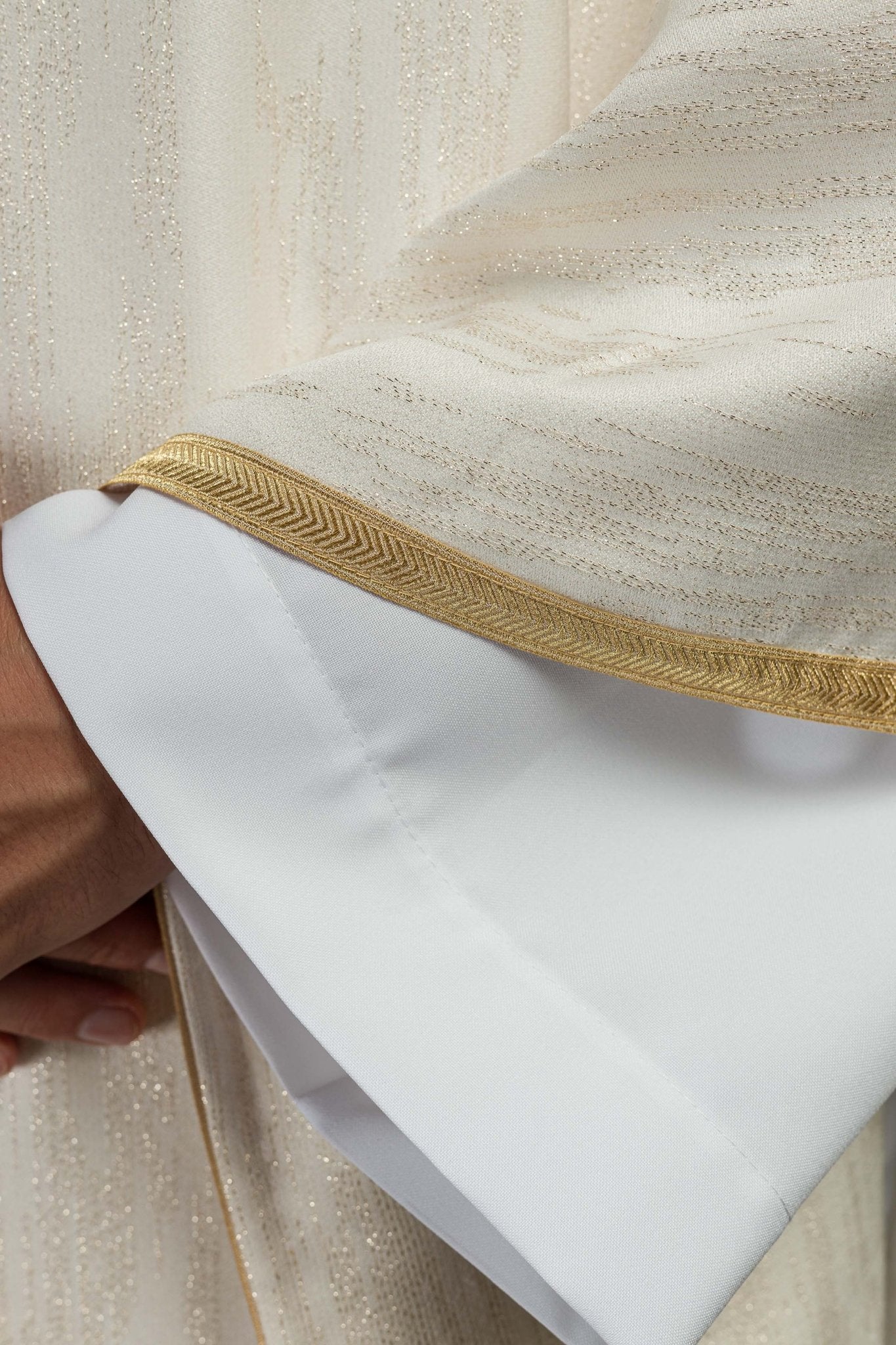Ecru Liturgical Chasuble with Marian Embroidery – Ornamental Fabric KOA/004/05/99 - CHASUBLES.COM