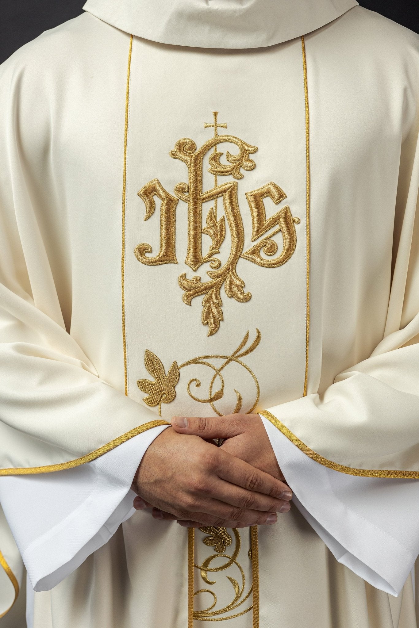 Ecru liturgical chasuble with richly decorated belt with floral motif and IHS S - 7051 - 05 - 53 - HAFTINAUSA.COM