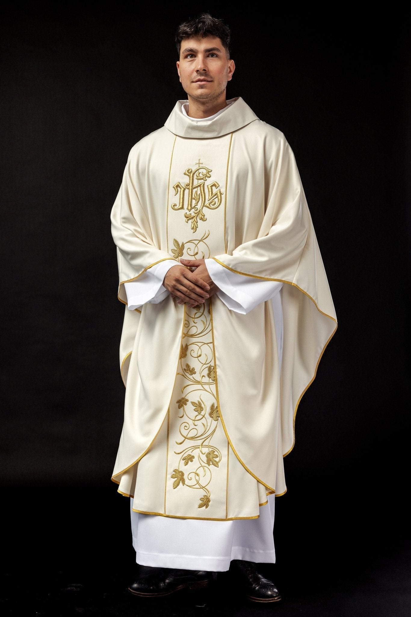 Ecru liturgical chasuble with richly decorated belt with floral motif and IHS S - 7051 - 05 - 53 - HAFTINAUSA.COM