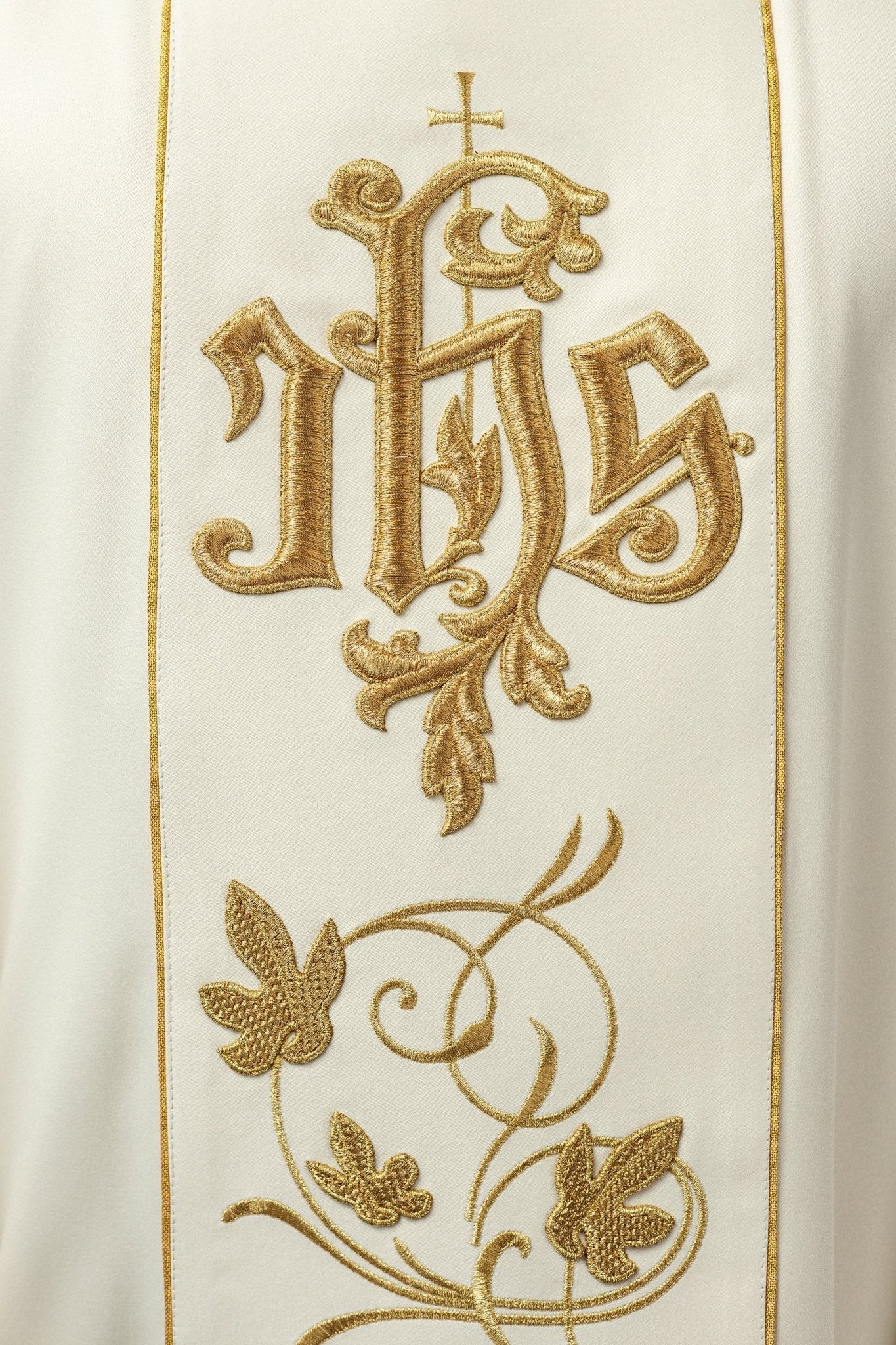Ecru liturgical chasuble with richly decorated belt with floral motif and IHS S - 7051 - 05 - 53 - HAFTINAUSA.COM
