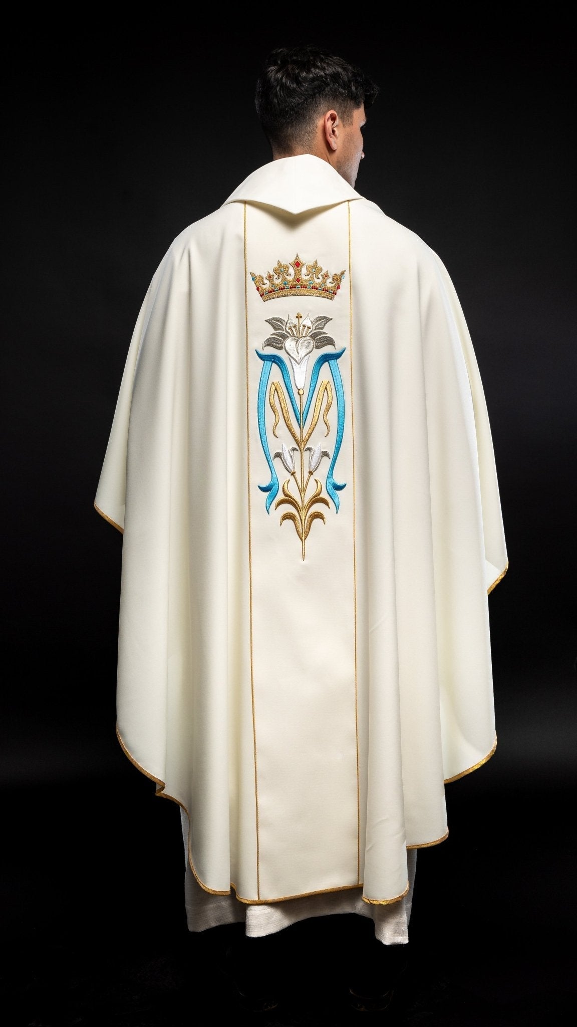 Ecru liturgical Marian chasuble embroidered with a crown KOR/058/05/01 ECRU - HAFTINAUSA.COM