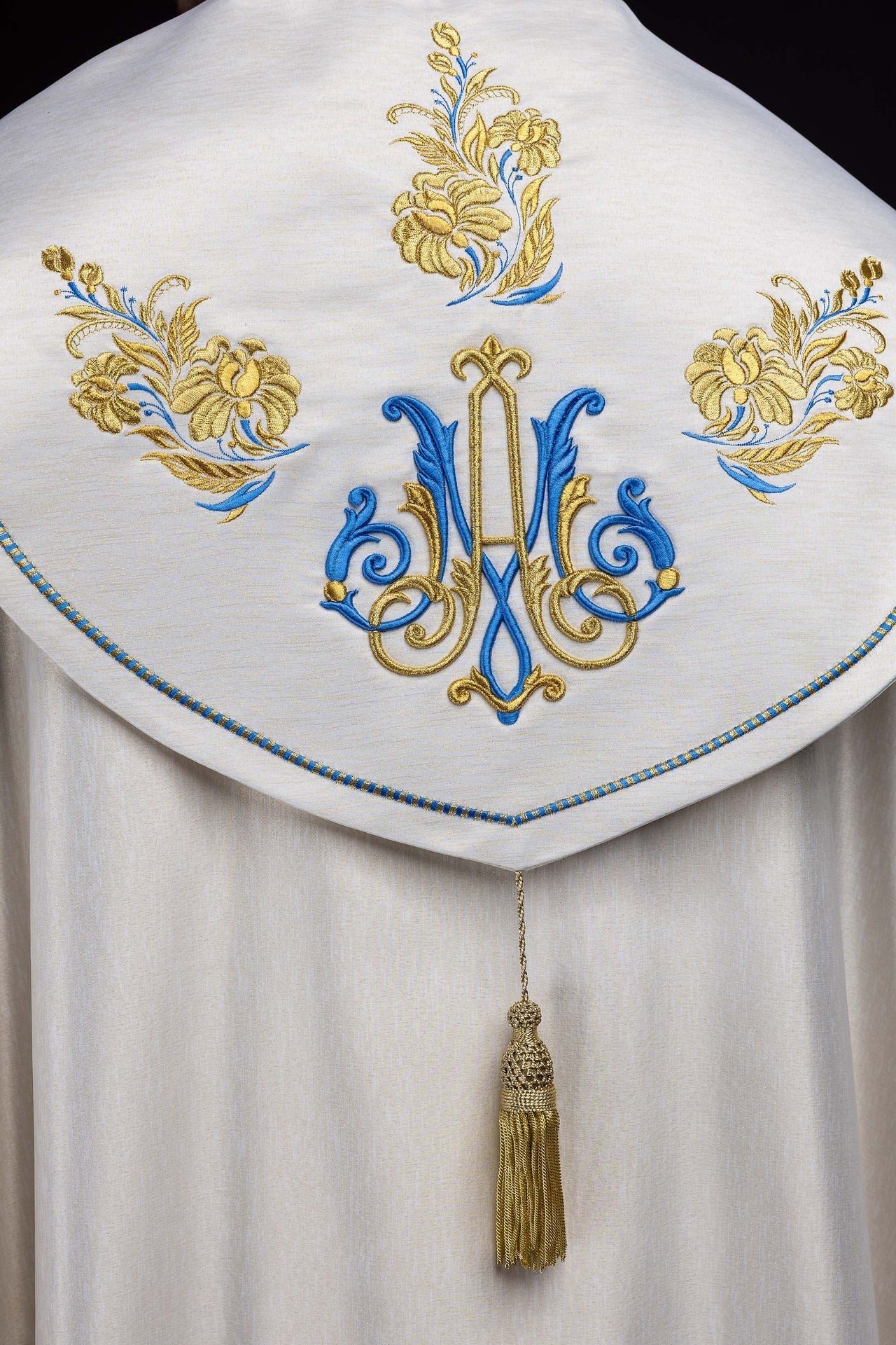 Ecru Marian embroidered cope KDT/3043/05/54 ECRU 150CM - CHASUBLES.COM