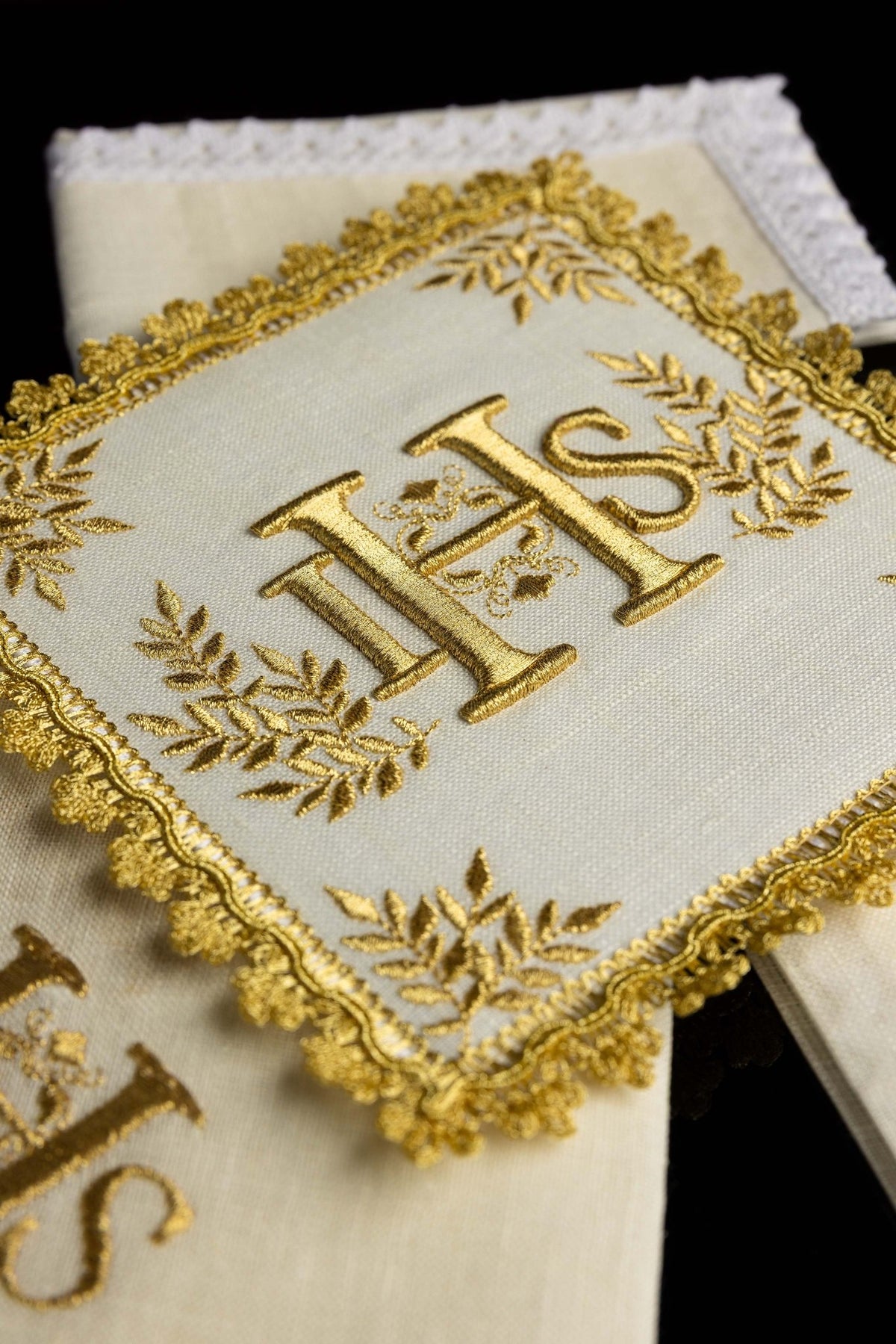 Elaborately Decorated Chalice Set with IHS Motif HA/5001 - CHASUBLES.COM