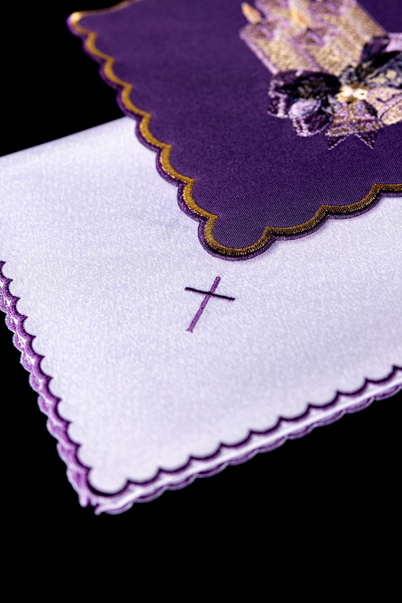 Embroidered altar linen KK/169 KK/169 - CHASUBLES.COM