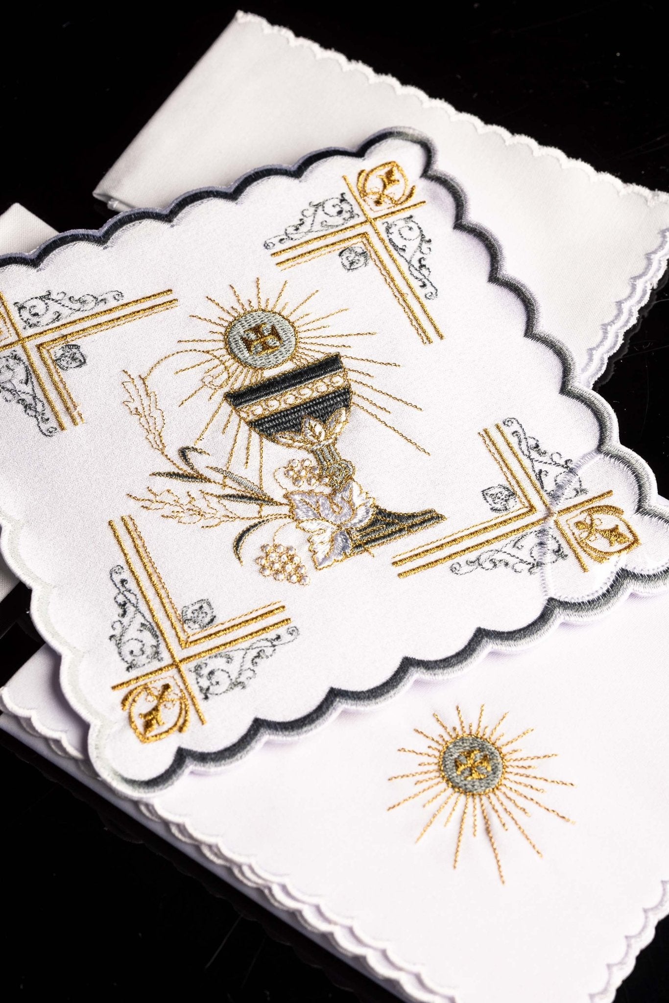 Embroidered Chalice Linens KK/163 - CHASUBLES.COM