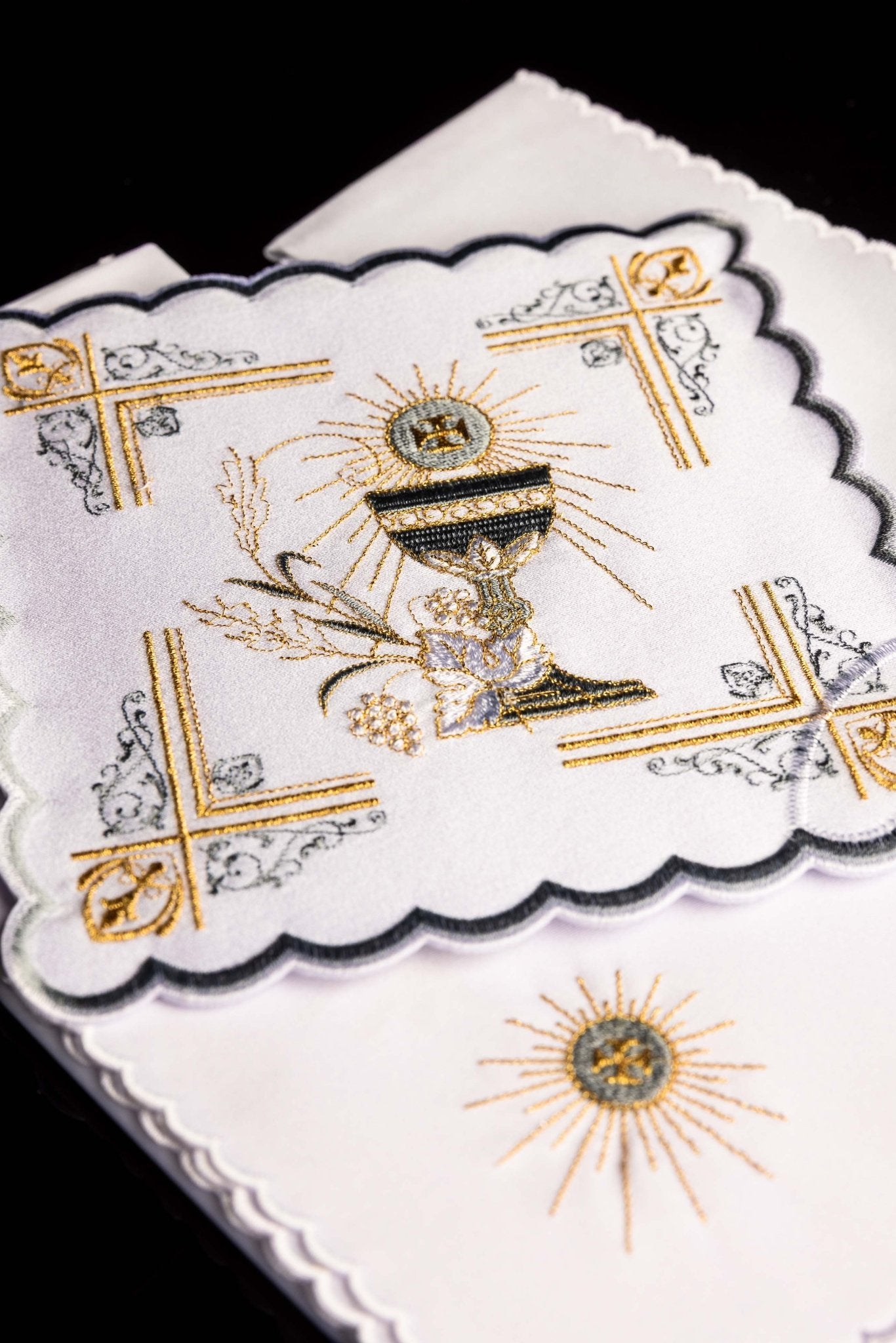 Embroidered Chalice Linens KK/163 - CHASUBLES.COM