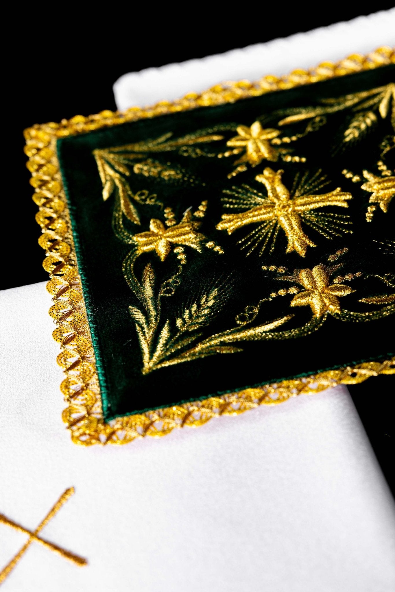 Embroidered Chalice Linens Green velvet texture KK/5001/C3 - CHASUBLES.COM