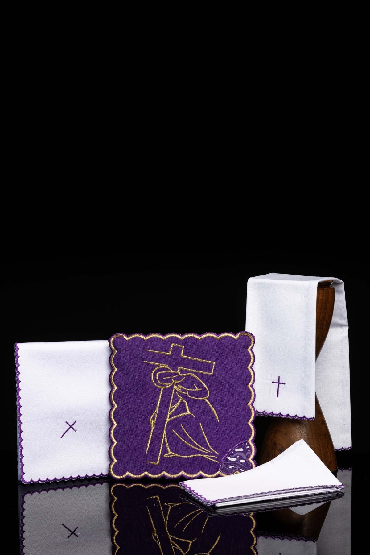 Embroidered chalice linens set Stations of the Cross KDT/5055/03/C1 - CHASUBLES.COM