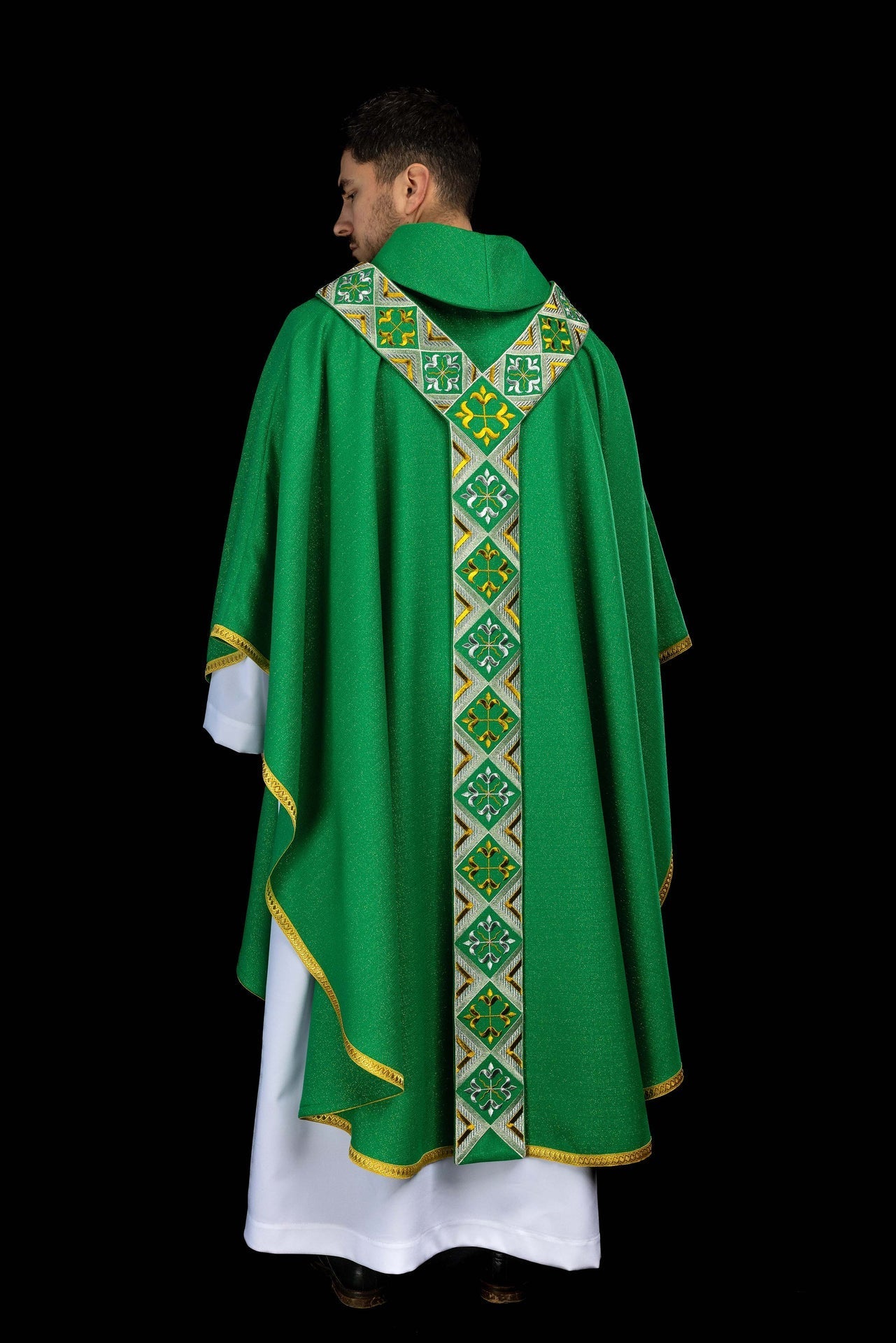Embroidered chasuble panel included with the green chasuble set LE/7042/01 - CHASUBLES.COM
