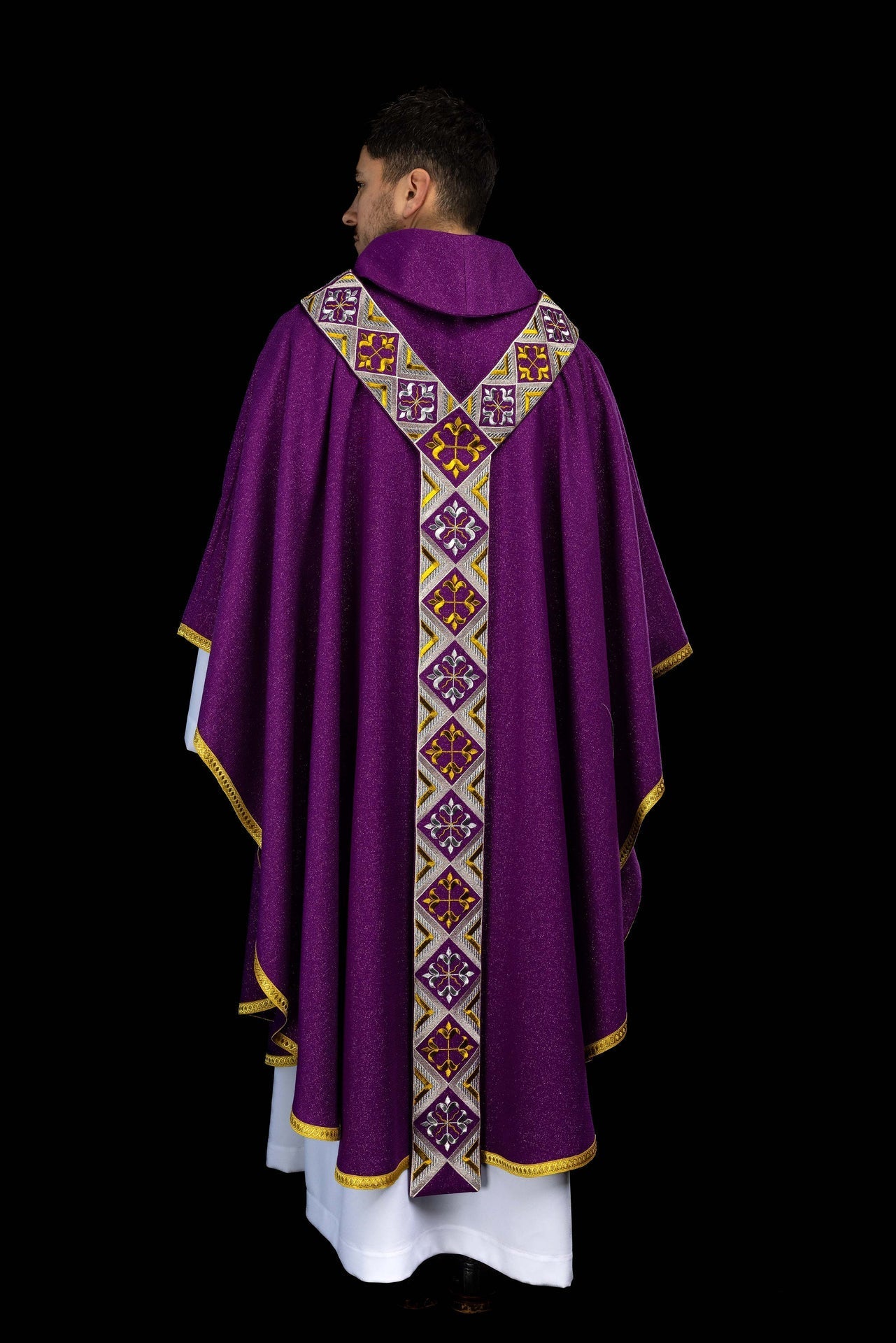 Embroidered chasuble panel included with the purple chasuble set LE/7042/03 - CHASUBLES.COM