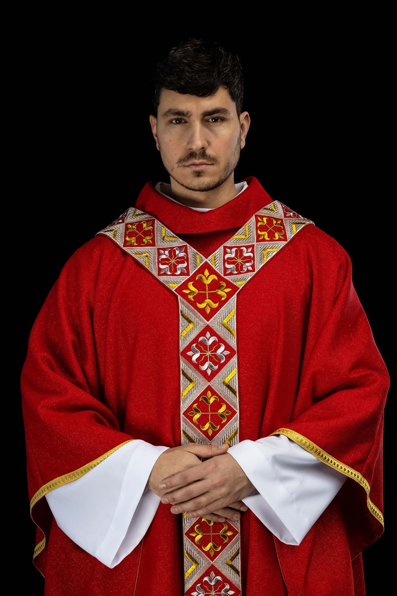 Embroidered chasuble panel included with the red chasuble set LE/7042/02 - CHASUBLES.COM